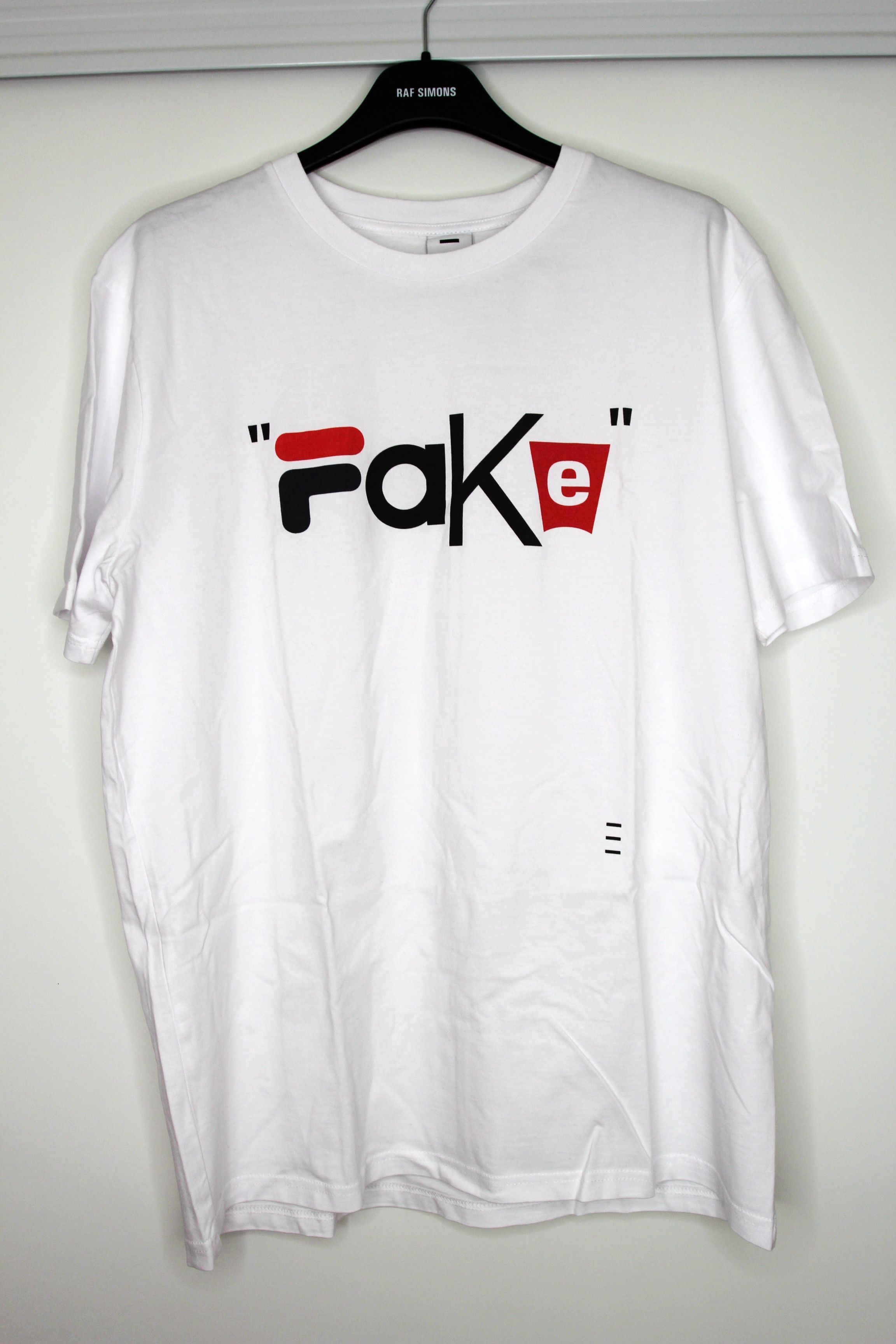 Other BNWT SS20 REILLY "FAKE" DESIGNER COLLAGE TSHIRT L Size US L / EU 52-54 / 3 - 2 Thumbnail