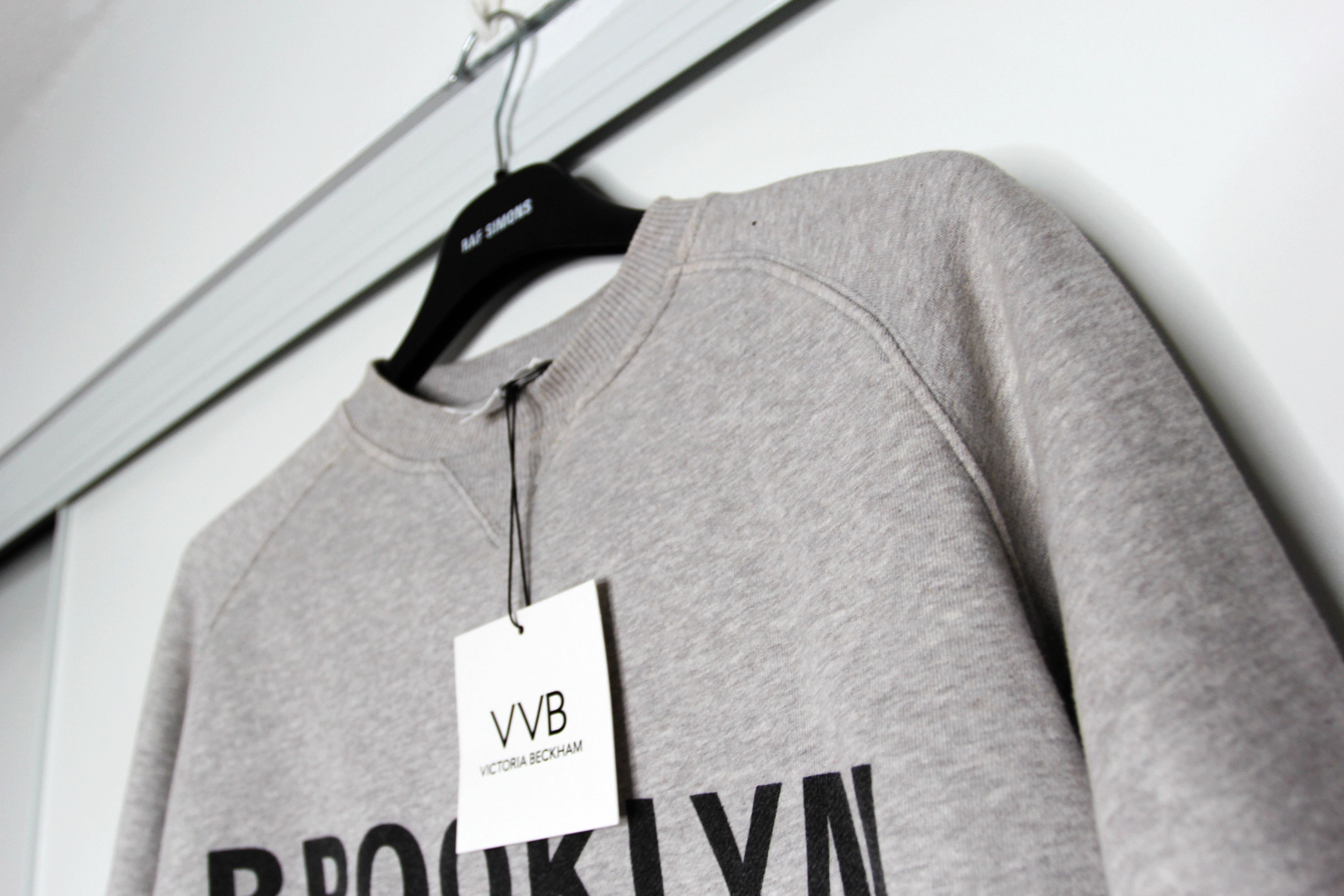 Victoria Beckham BNWT SS21 VICTORIA BECKHAM VVB FLEECE SWEATSHIRT S Size S / US 4 / IT 40 - 4 Thumbnail