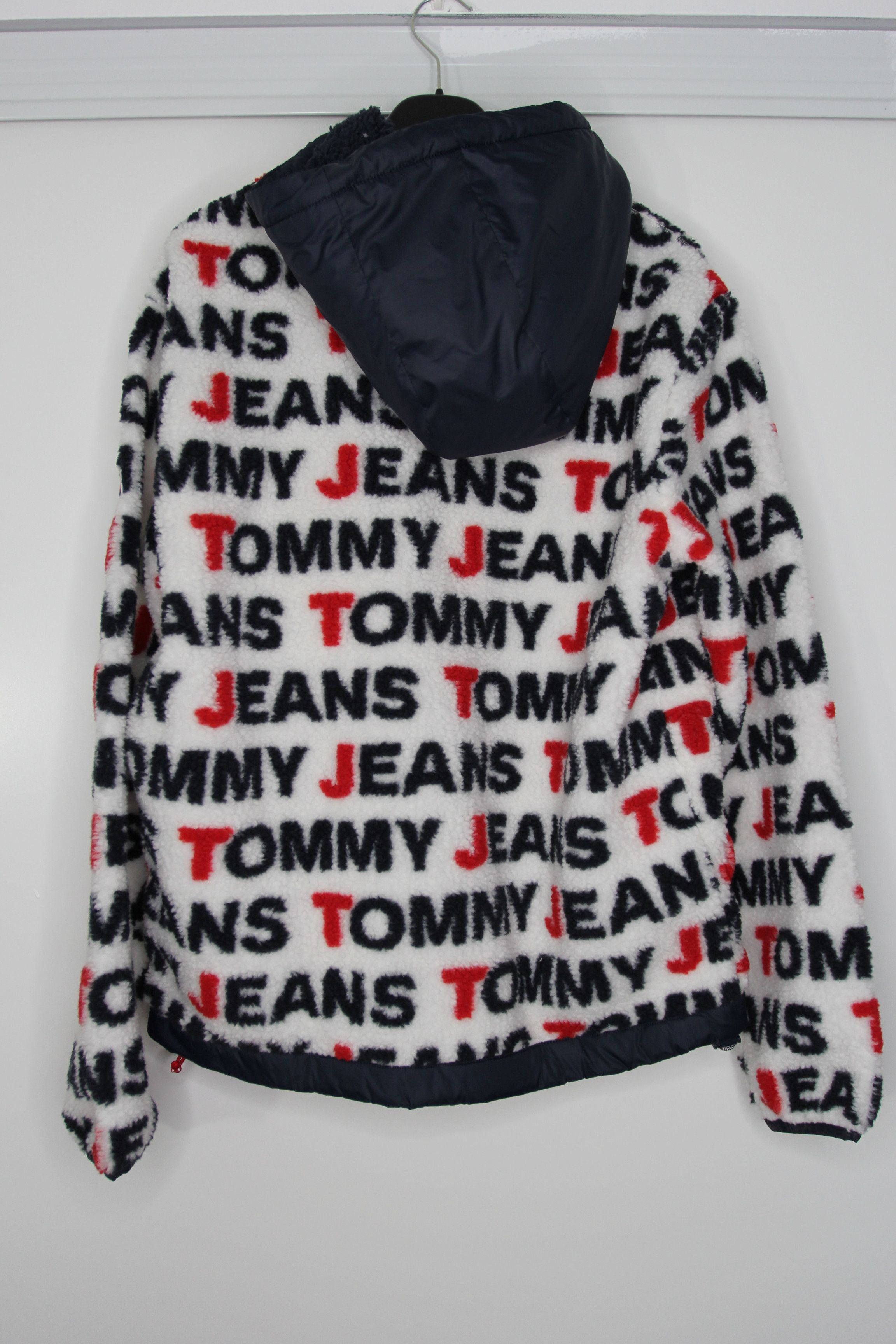 Tommy Hilfiger BNWT SS20 TOMMY HILFIGER ALL OVER LOGO SHERPA JACKET Size US XS / EU 42 / 0 - 3 Thumbnail