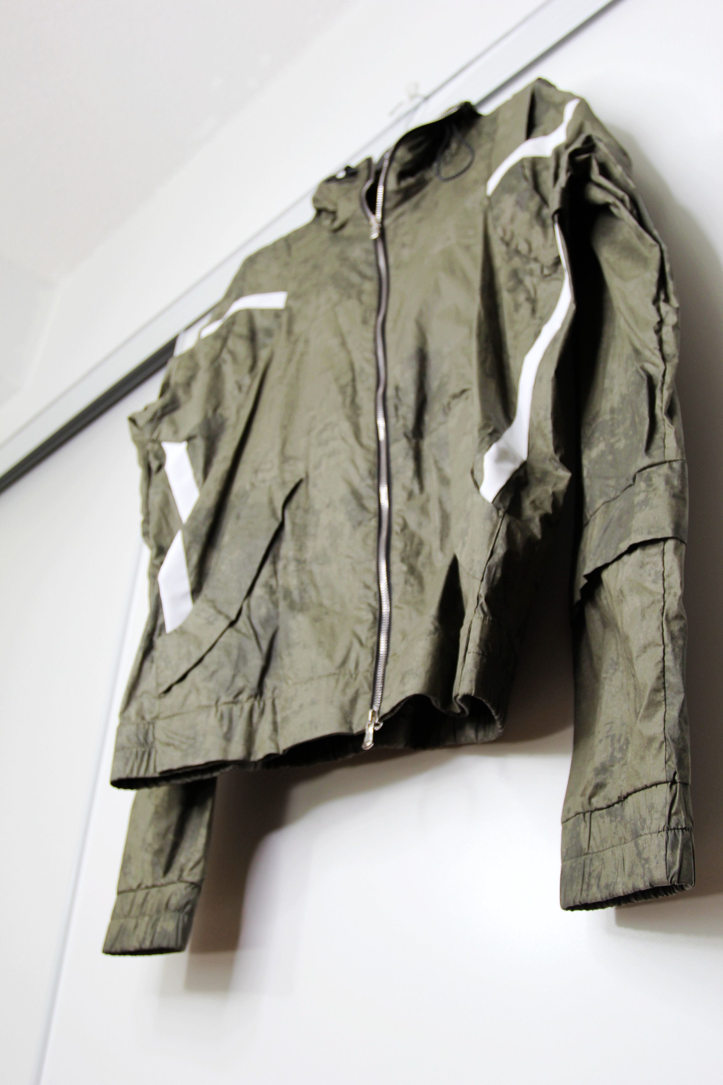 JordanLuca AW18 JORDANLUCA REFLECTIVE JACKET L Size US L / EU 52-54 / 3 - 6 Thumbnail