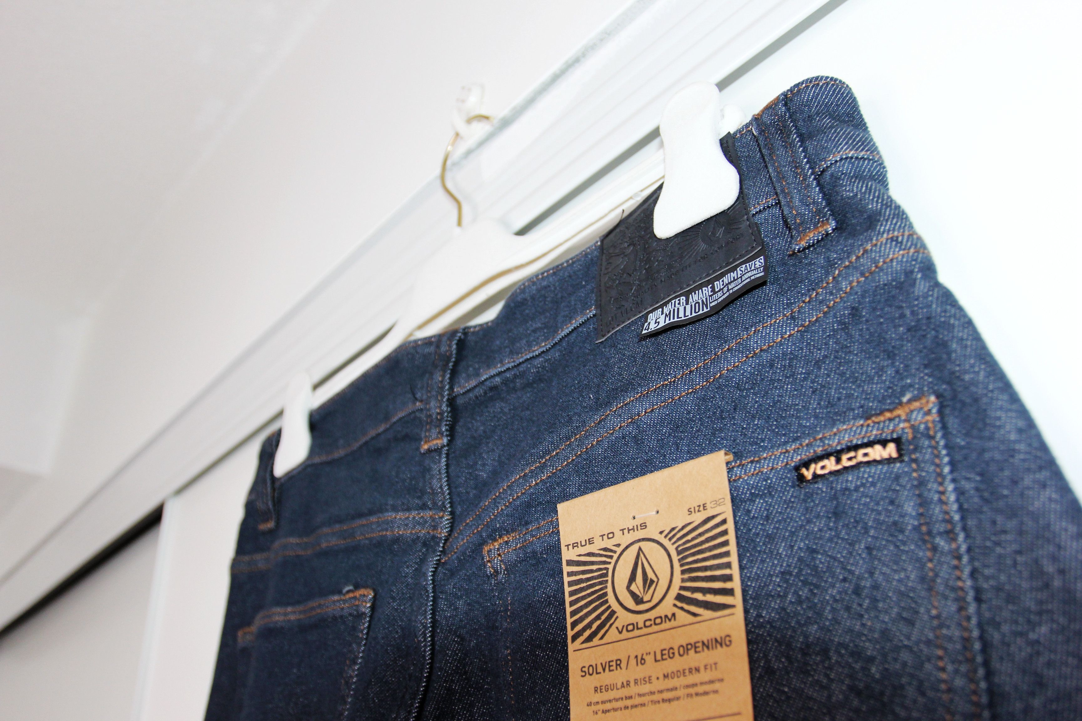 Volcom BNWT AW21 VOLCOM SOLVER MODERN STRAIGHT JEANS 32 Size US 32 / EU 48 - 6 Thumbnail