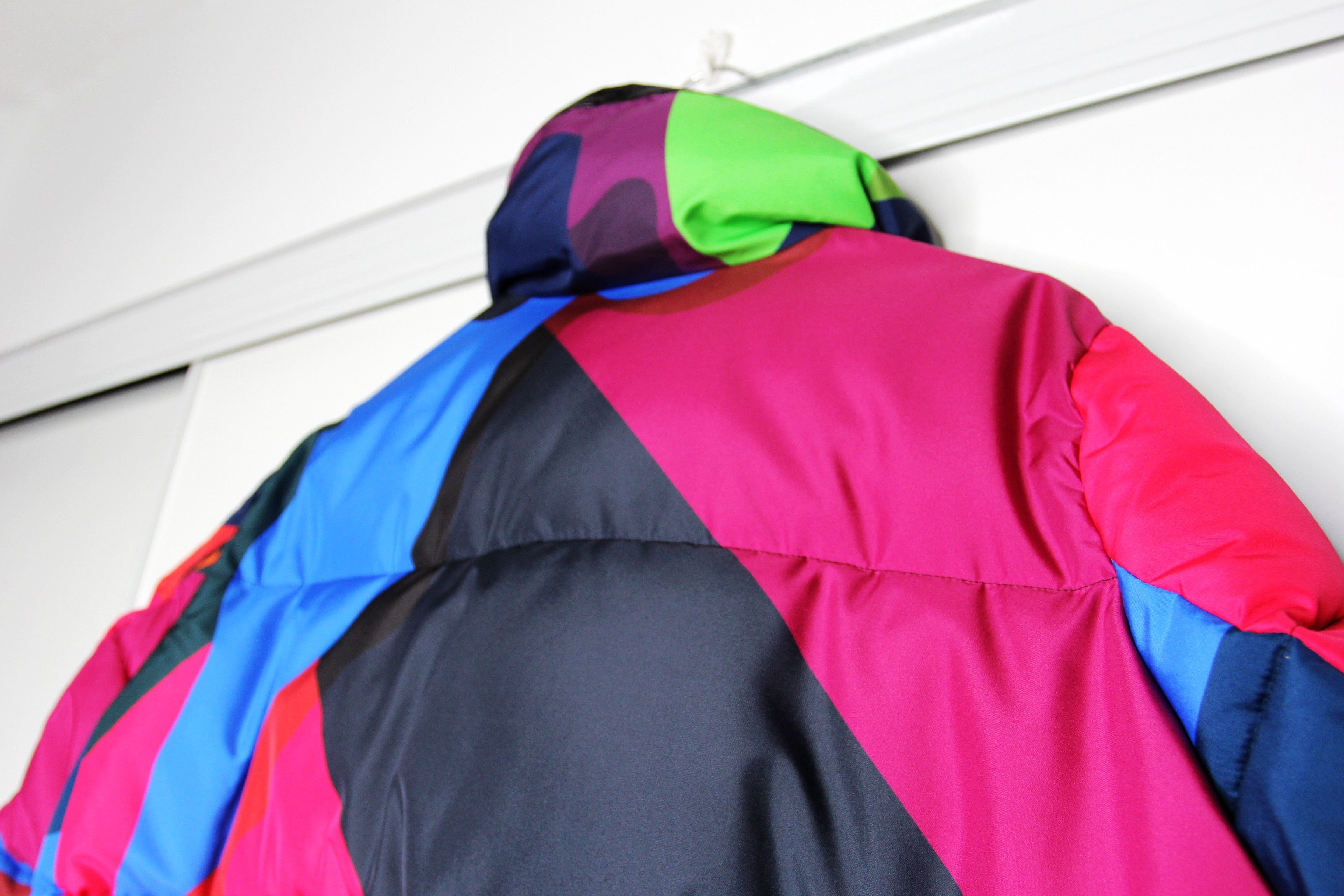Kaws BNWT AW21 SACAI x KAWS PUFFER JACKET COAT 2 Size US M / EU 48-50 / 2 - 7 Thumbnail