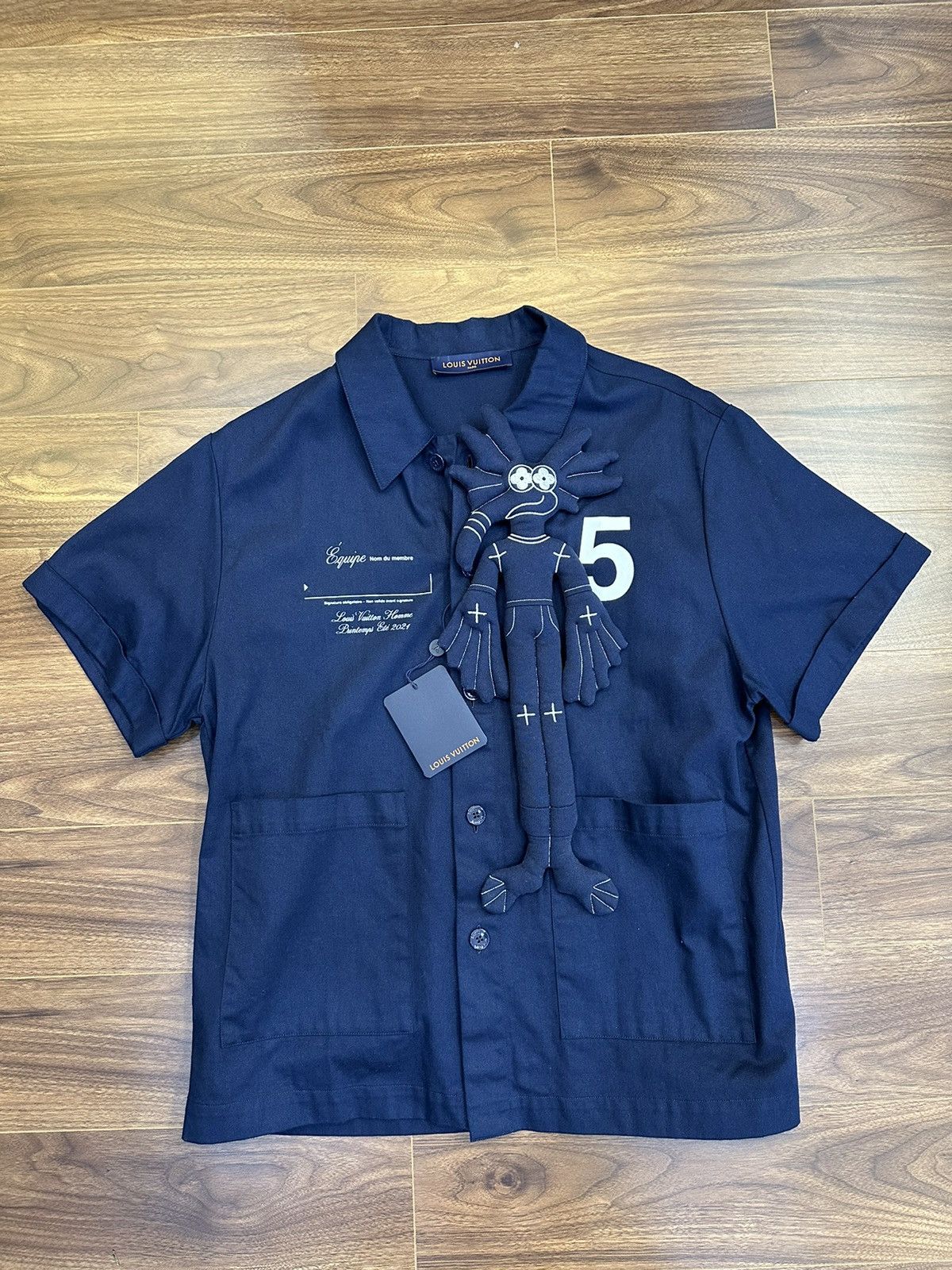 louis vuitton staff shirt