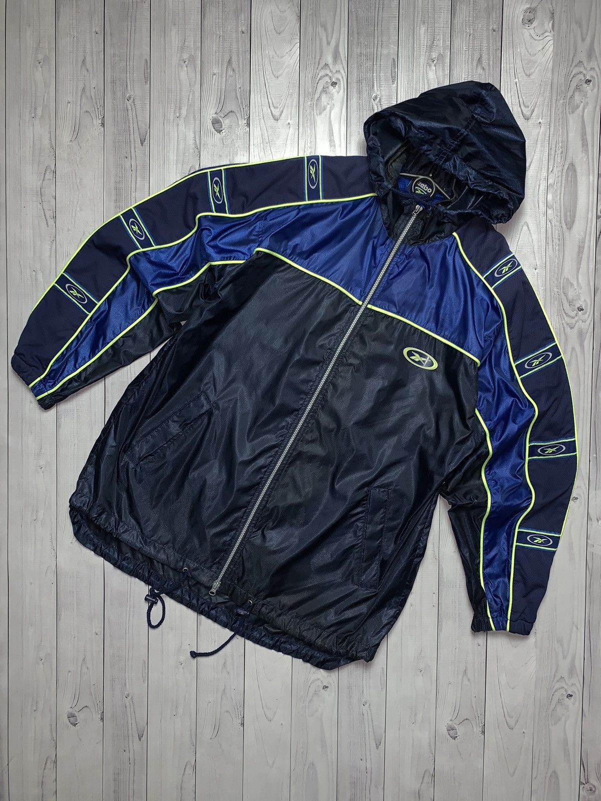 Reebok Vintage Reebok light jacket big logo size L Size US L / EU 52-54 / 3 - 2 Thumbnail