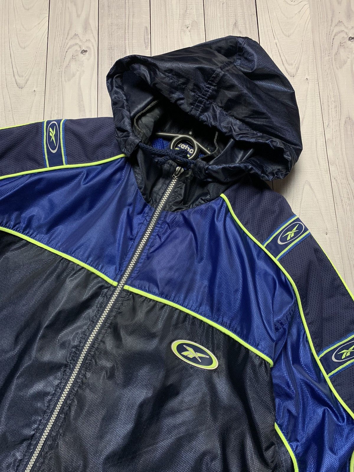 Reebok Vintage Reebok light jacket big logo size L Size US L / EU 52-54 / 3 - 4 Thumbnail