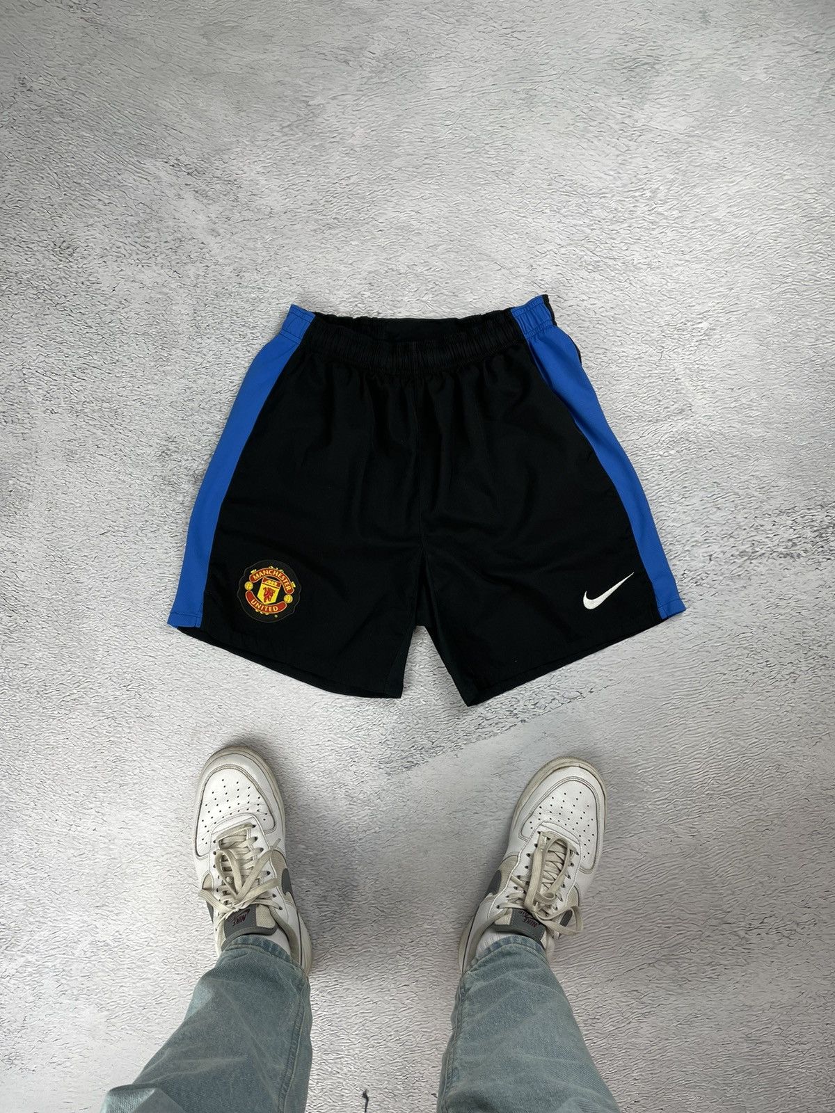 Nike × Vintage Vintage Manchester United Drill shorts y2k black Size US 31 - 1 Thumbnail