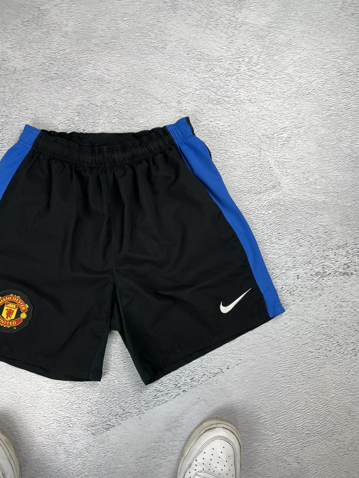 Nike × Vintage Vintage Manchester United Drill shorts y2k black Size US 31 - 2 Thumbnail