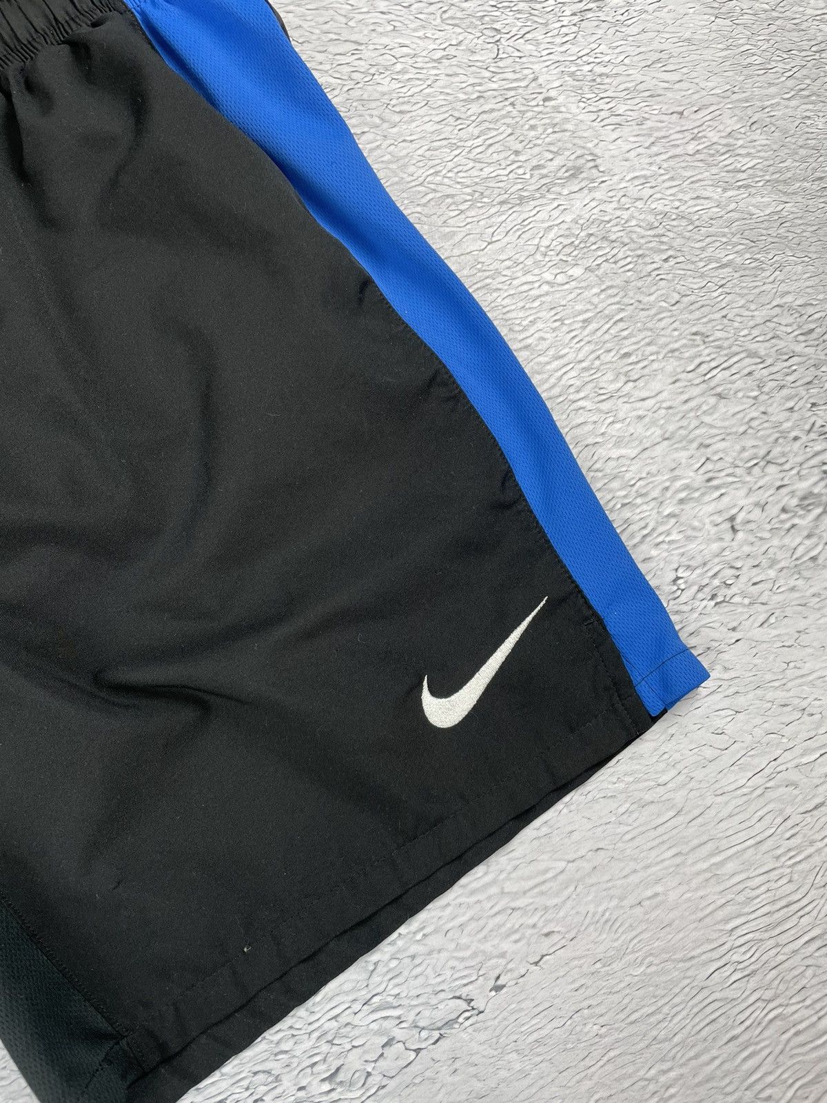 Nike × Vintage Vintage Manchester United Drill shorts y2k black Size US 31 - 5 Thumbnail
