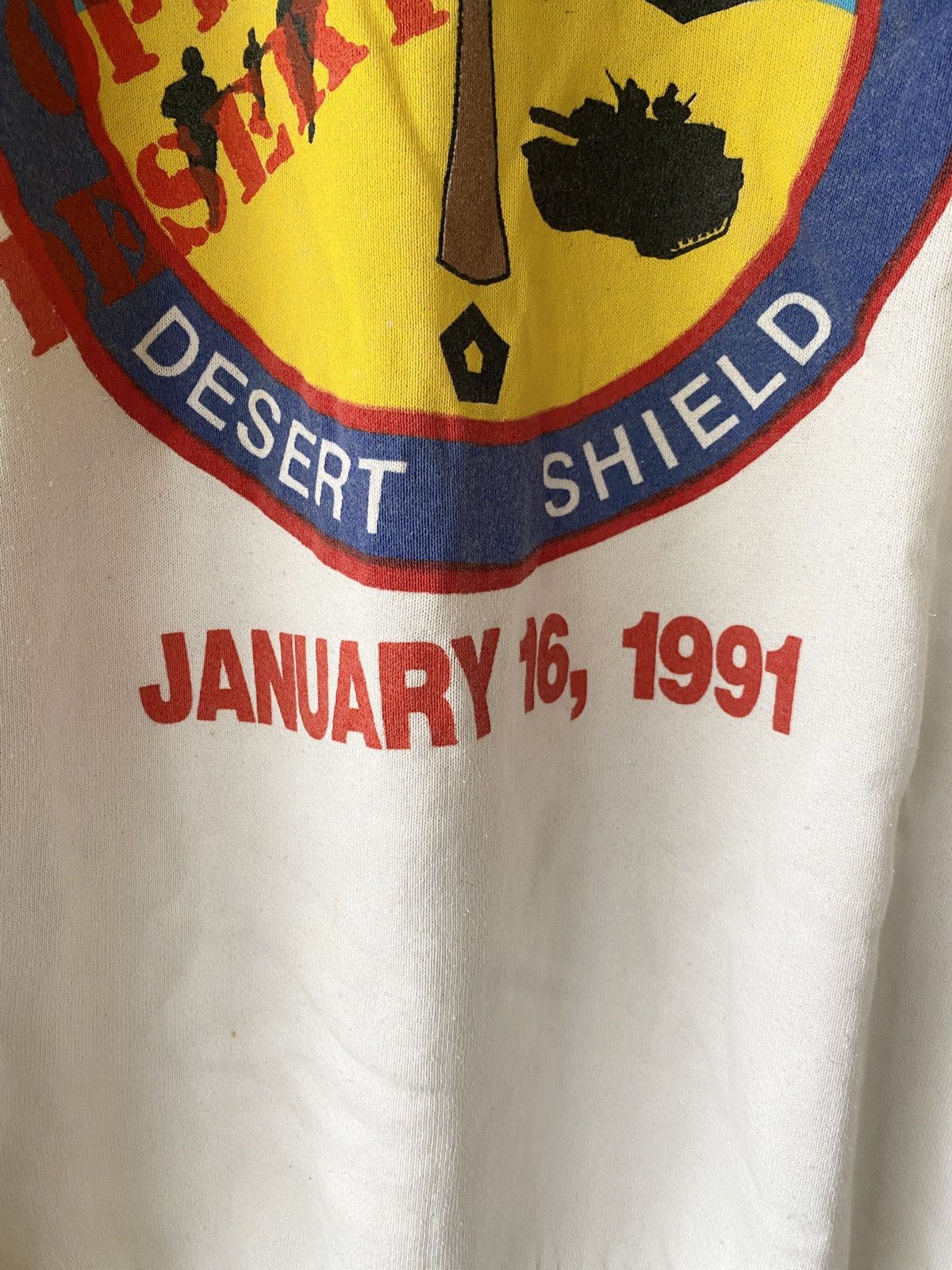 Vintage VINTAGE 1991 OPERATION DESERT SHEILD WAR SWEATSHIRT Size US XL / EU 56 / 4 - 4 Thumbnail