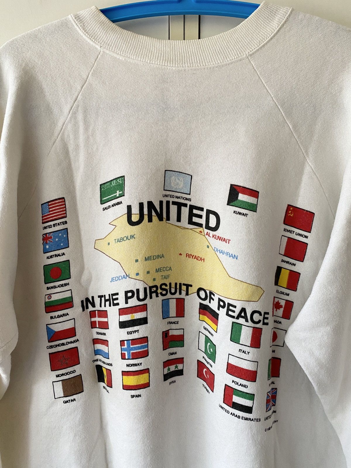 Vintage VINTAGE 1991 OPERATION DESERT SHEILD WAR SWEATSHIRT Size US XL / EU 56 / 4 - 7 Thumbnail