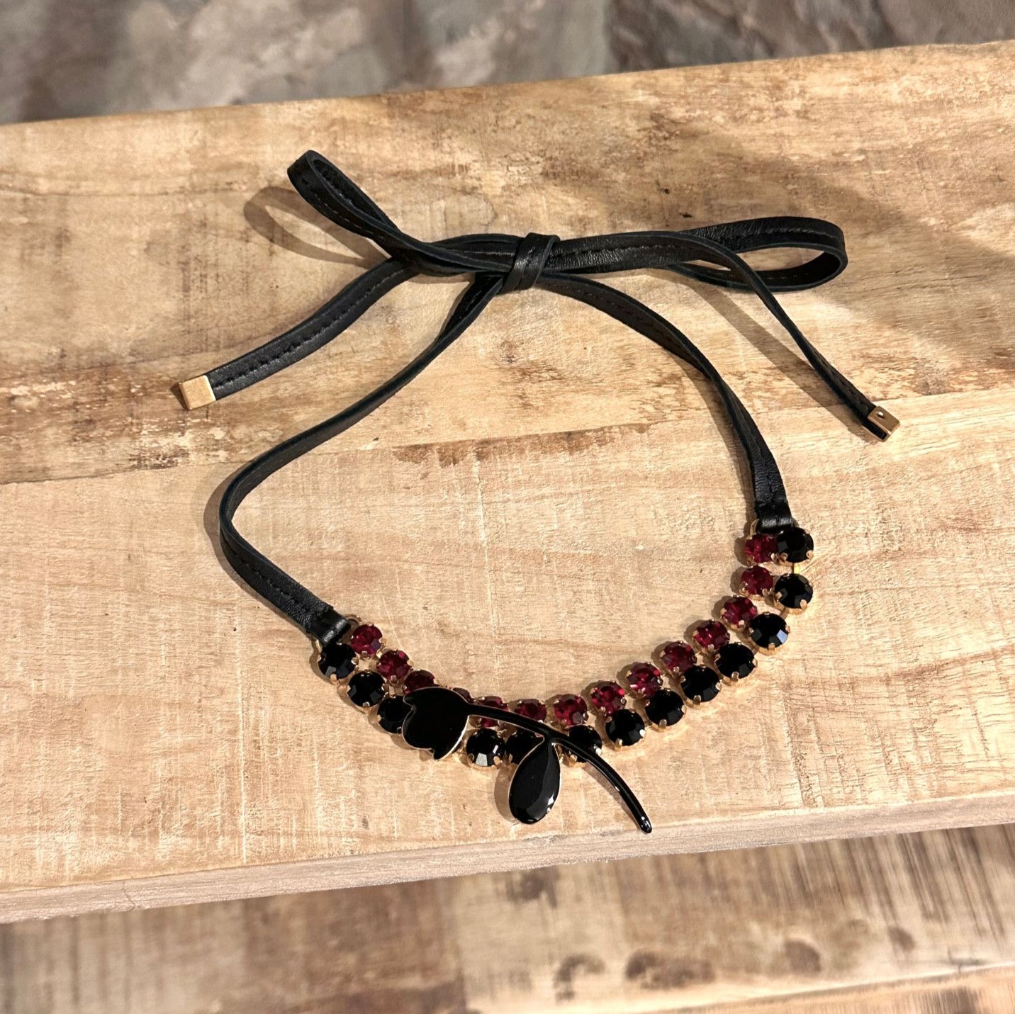 Marni Marni Black Red Crystals Embellished Wrap Choker Necklace Size ONE SIZE - 2 Thumbnail