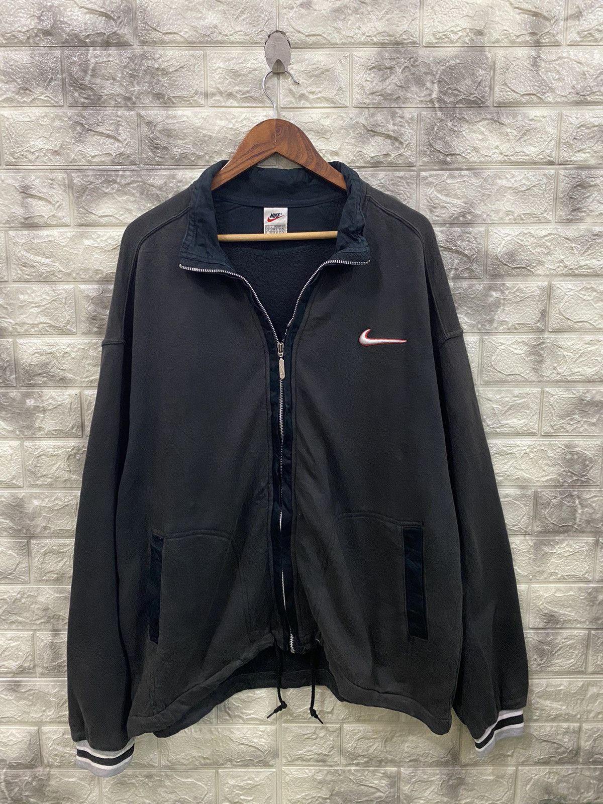 Nike × Vintage Vintage Nike Big Logo Sweater Size US L / EU 52-54 / 3 - 3 Thumbnail