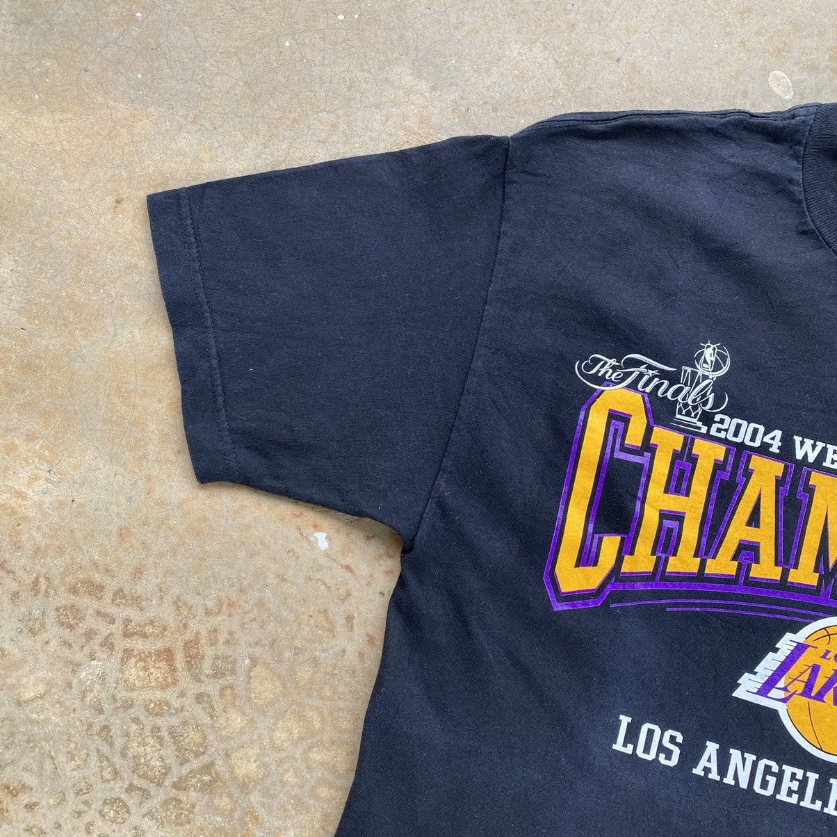 Vintage Vintage Y2k The final Champions Lakers Tshirt Size US L / EU 52-54 / 3 - 5 Thumbnail