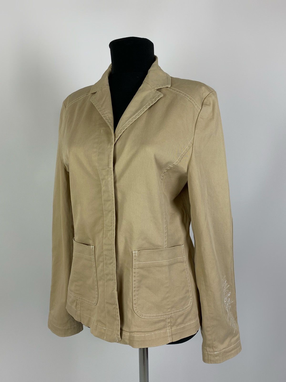 Kenzo Vintage Kenzo Jeans Embroidery Logo Women’s Blazer Size 42 Size M / US 6-8 / IT 42-44 - 1 Thumbnail