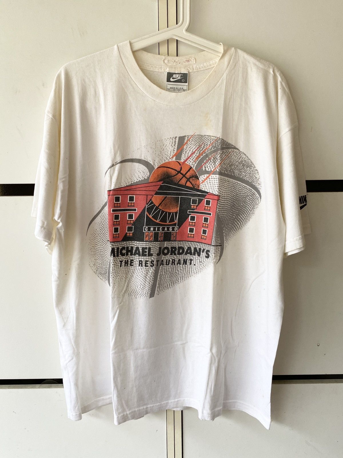 Nike × Vintage VINTAGE 90’ NIKE MICHAEL JORDAN RESTAURANT TEE Size US L / EU 52-54 / 3 - 1 Thumbnail