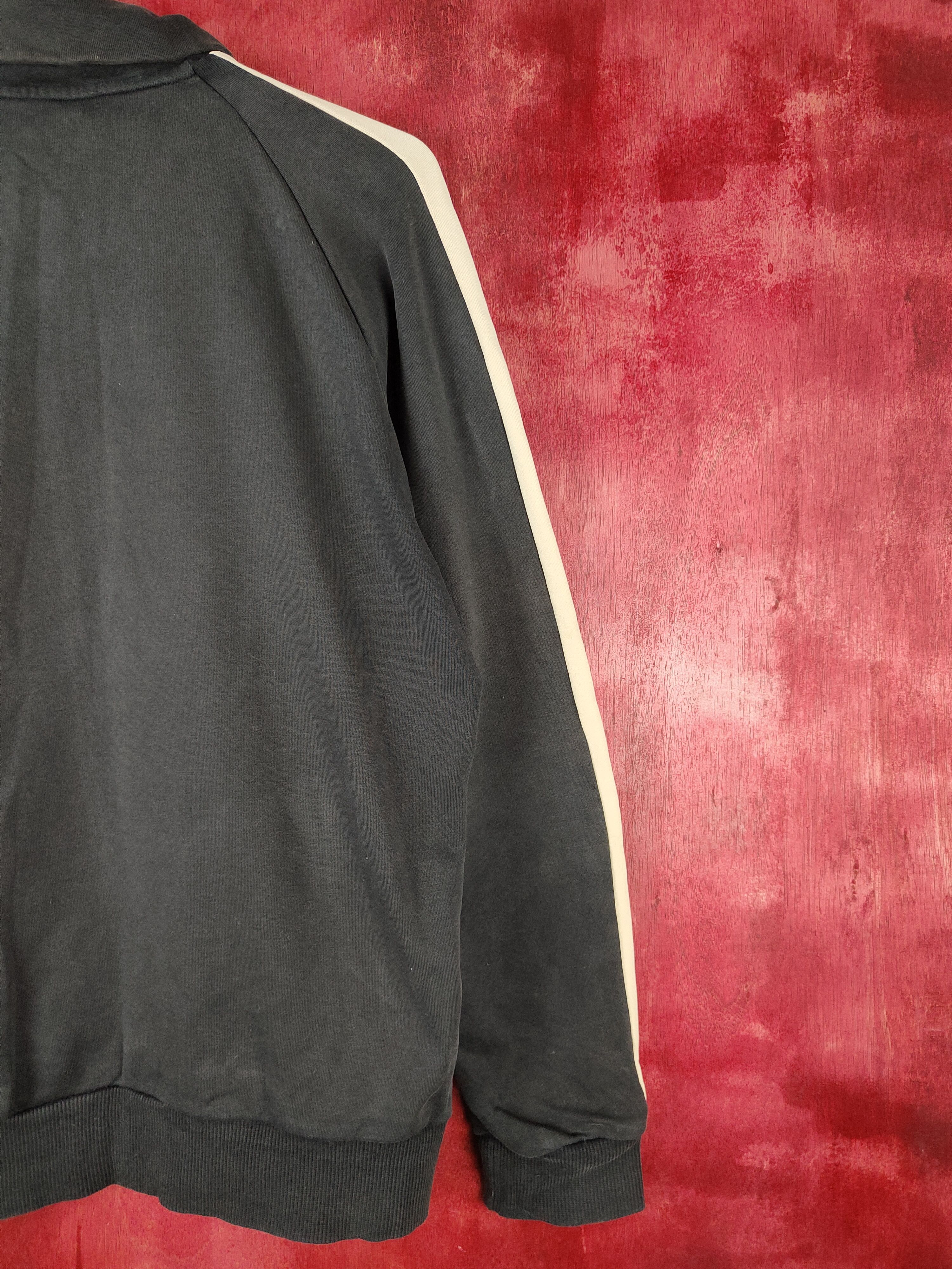 Japanese Brand DL Uniqlo UG Faded Dark Blue vintage Sweater #5418 Size US L / EU 52-54 / 3 - 11 Thumbnail