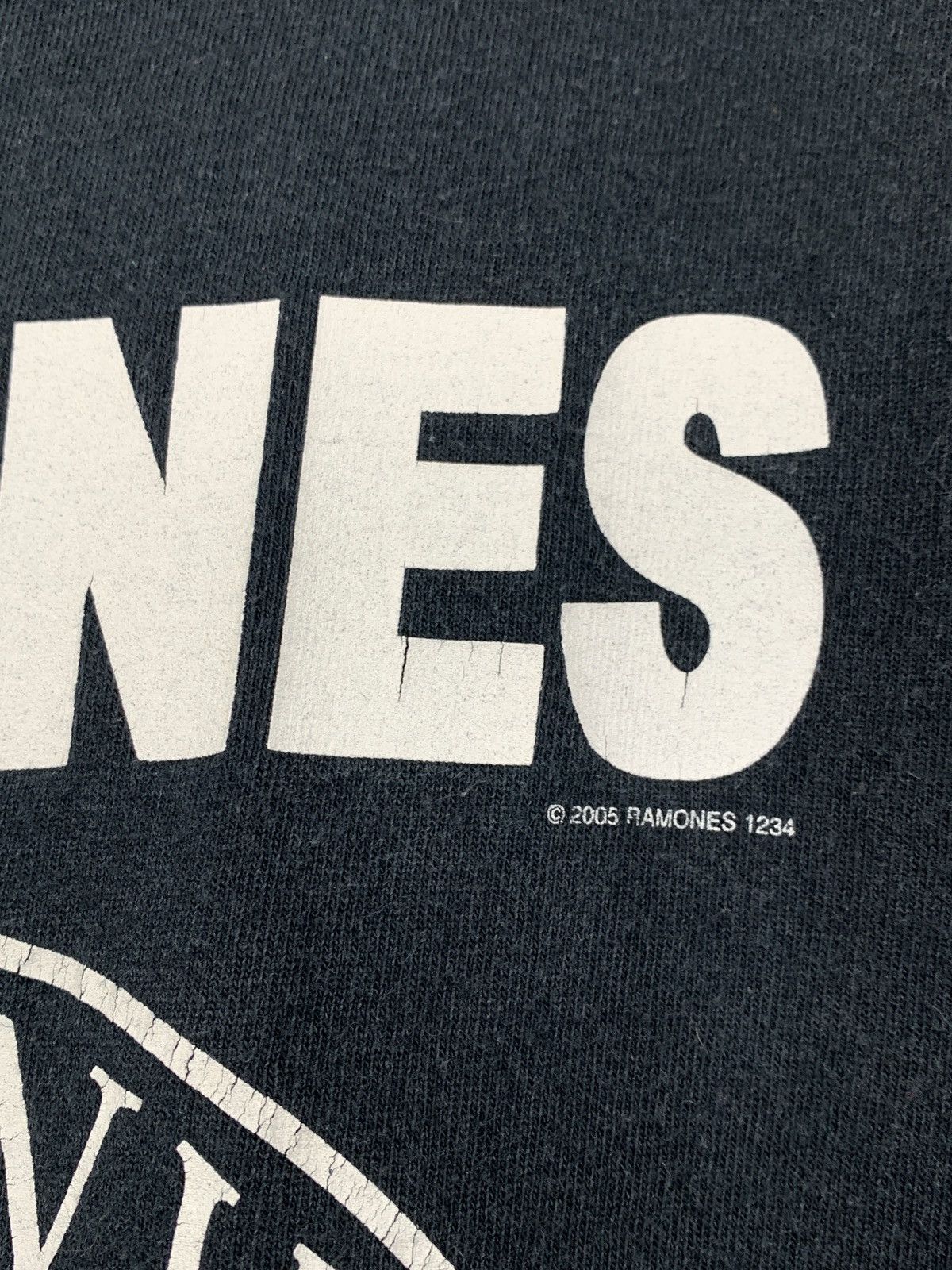 2005 Vintage Ramones Hey Ho Let’s Go Faded Black T-Shirt Short Sleeve T Shirts