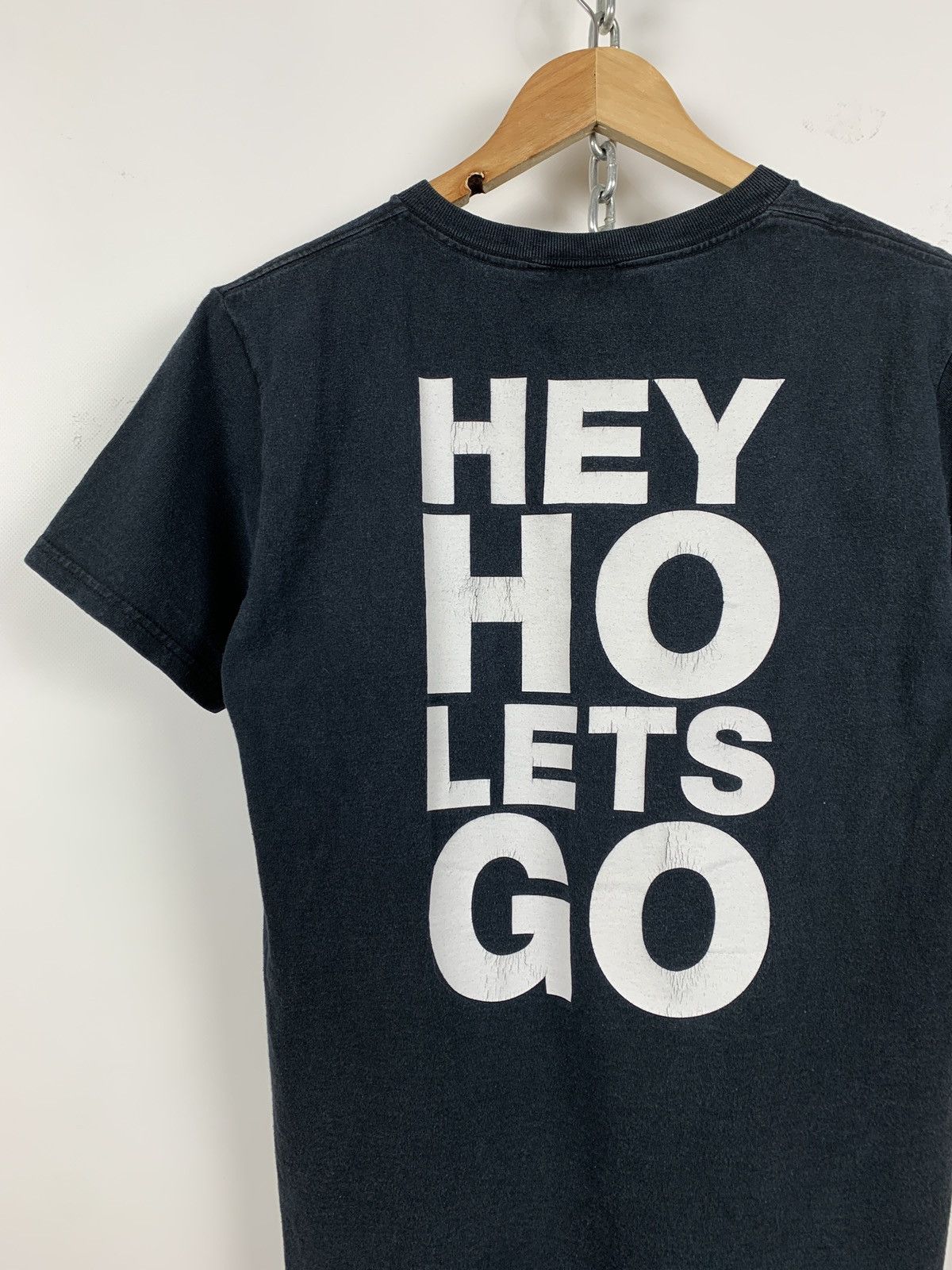 2005 Vintage Ramones Hey Ho Let’s Go Faded Black T-Shirt Short Sleeve T Shirts