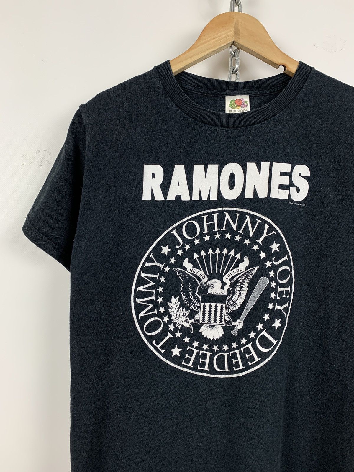 2005 Vintage Ramones Hey Ho Let’s Go Faded Black T-Shirt Short Sleeve T Shirts