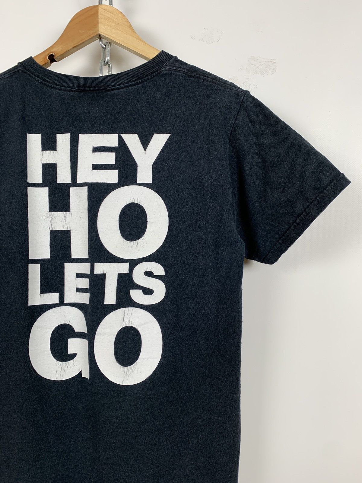 2005 Vintage Ramones Hey Ho Let’s Go Faded Black T-Shirt Short Sleeve T Shirts