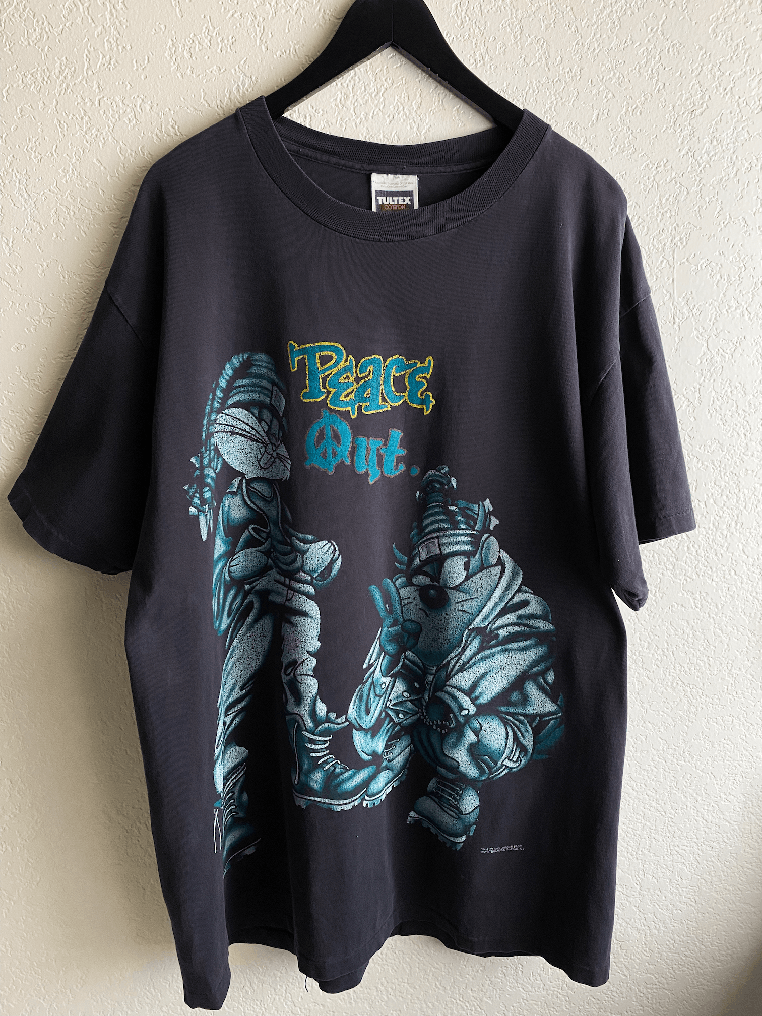 Tultex × Vintage × Warner Bros Vintage 90s Looney Tunes 'Peace Out' Tee Size US XL / EU 56 / 4 - 5 Thumbnail