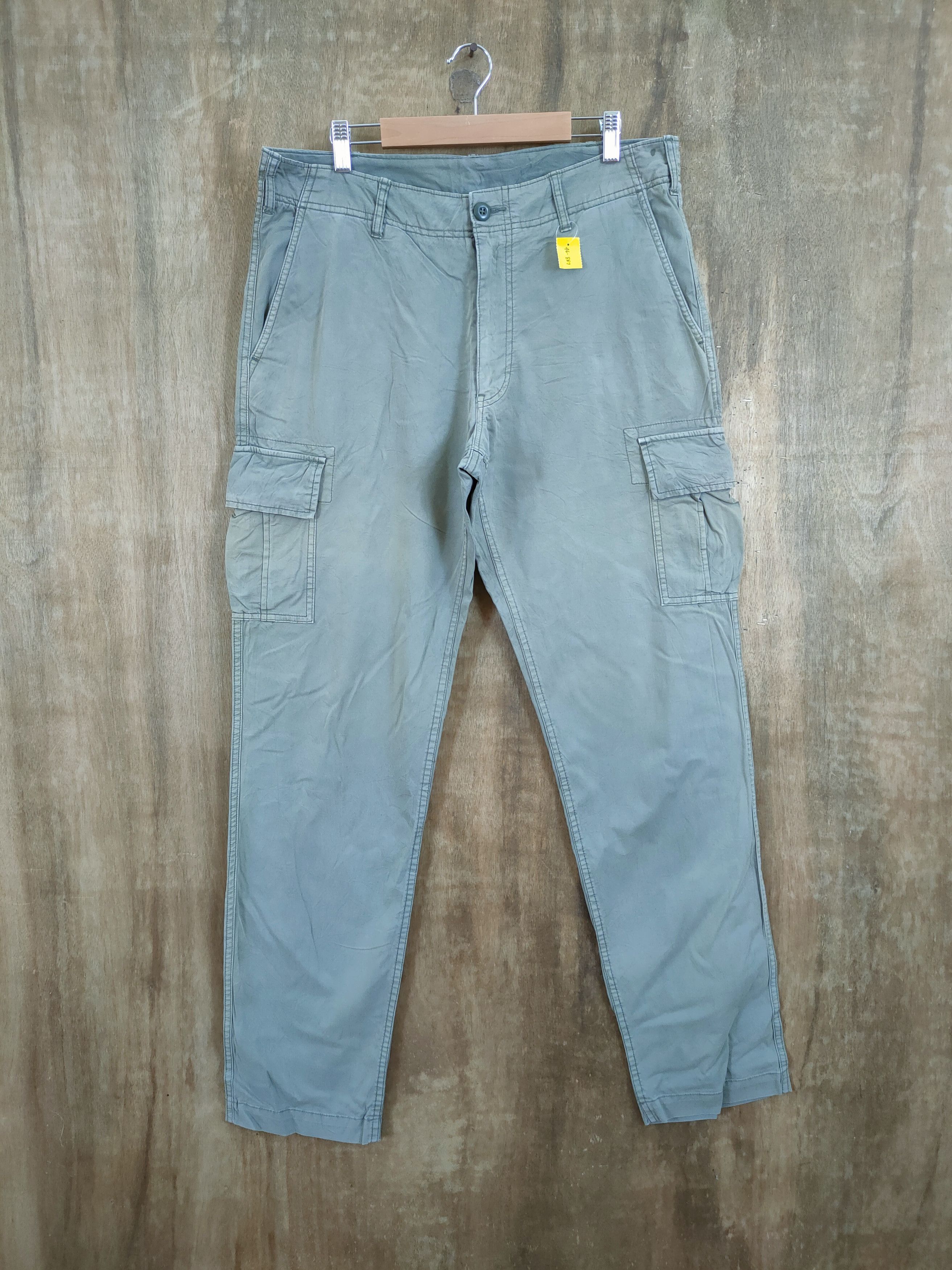 image of Vintage Uniqlo Multipocket Tactical Utility Cargo Pants Jpn 46-867 in Faded Green, Men's (Size 34)