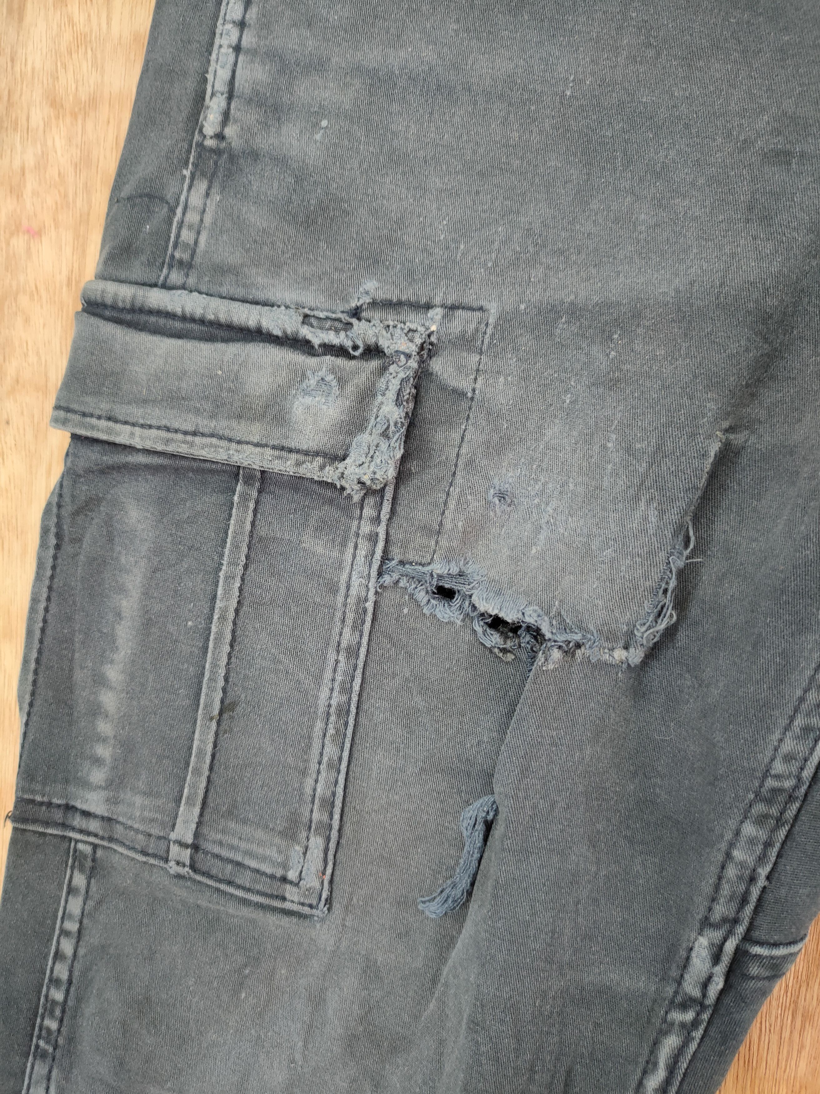 Japanese Brand DLL Glodiotor distressed thrashed cargo pants #46-271A Size US 30 / EU 46 - 5 Thumbnail