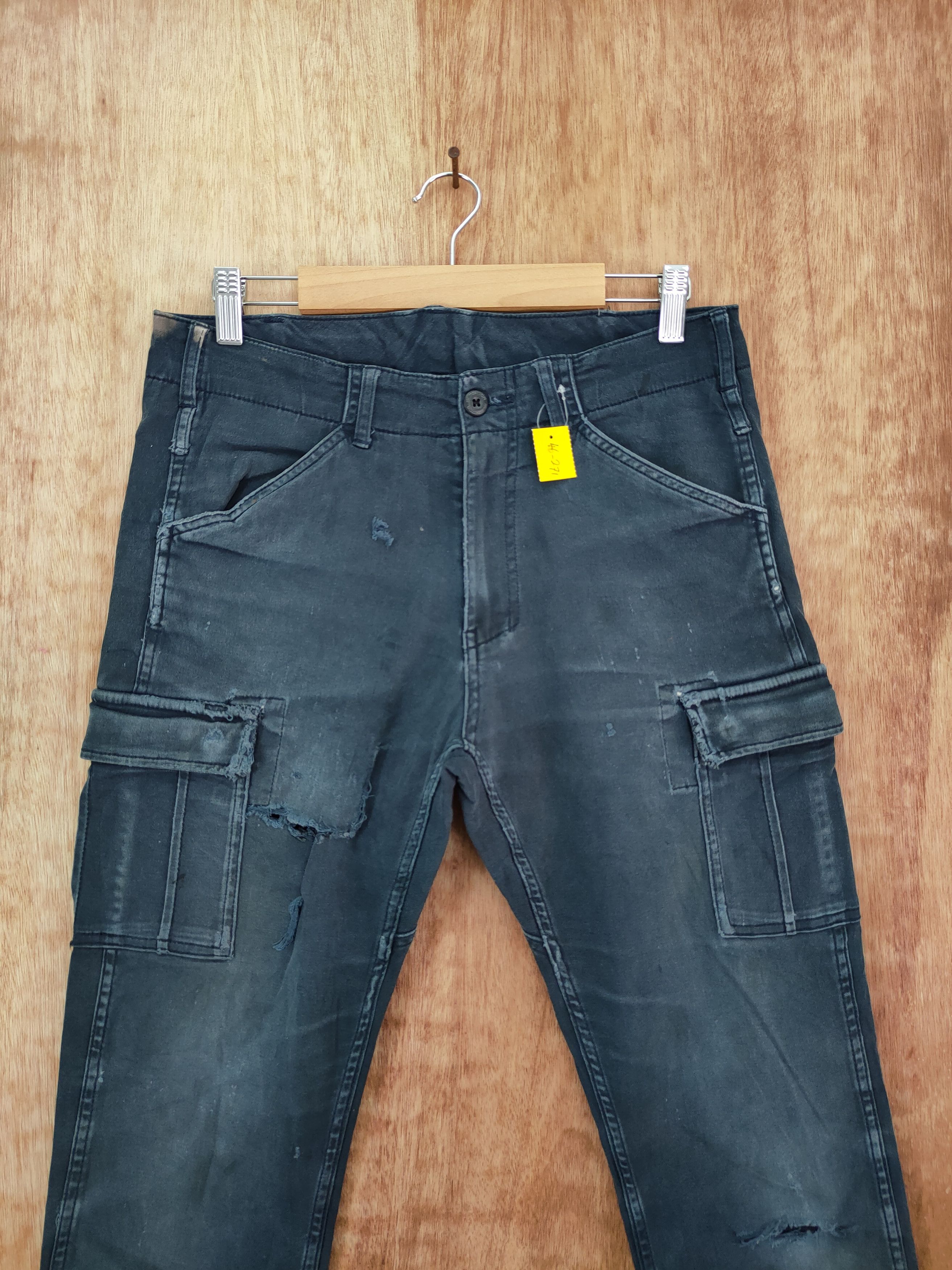 Japanese Brand DLL Glodiotor distressed thrashed cargo pants #46-271A Size US 30 / EU 46 - 4 Thumbnail