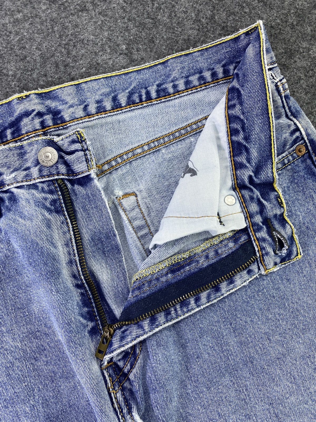 Levi's Levis vintage 505 Stone Wash Jeans - J564 Size US 33 - 3 Thumbnail