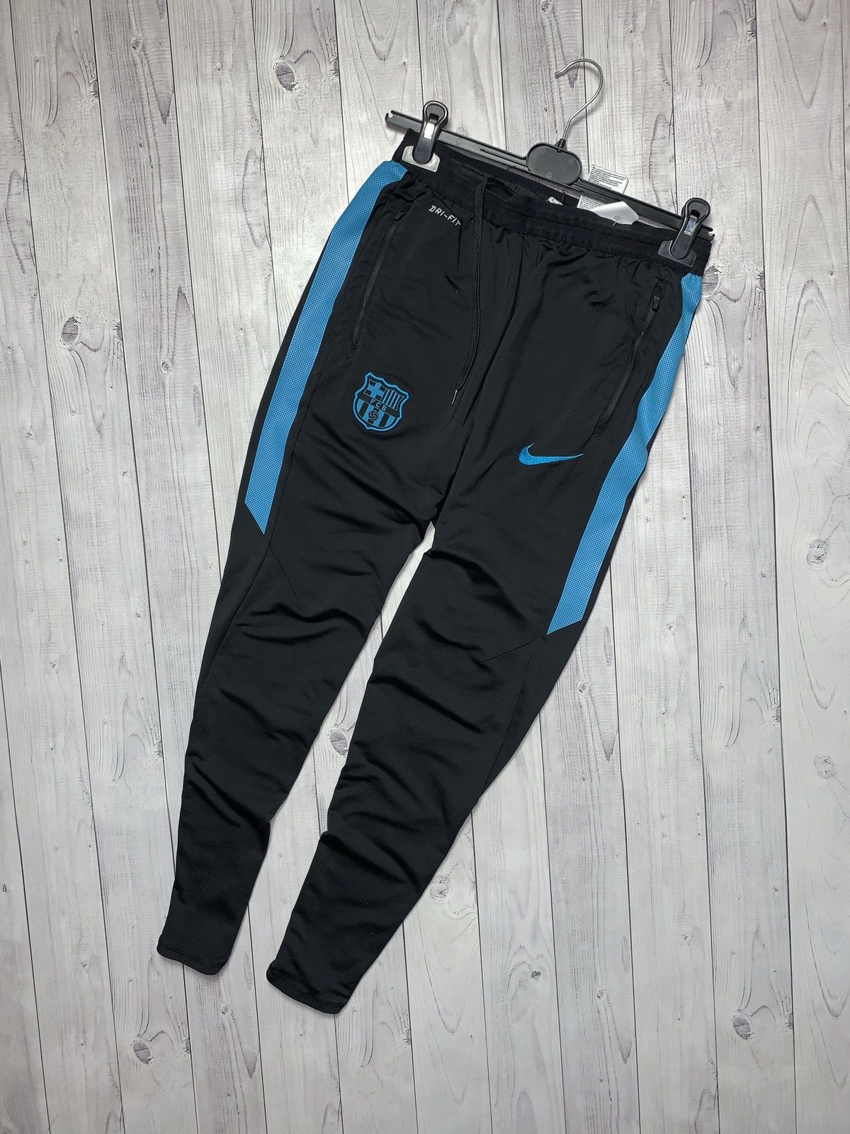 Vintage Vintage Nike Barcelona soccer joggers size S blue line Size US 30 / EU 46 - 1 Thumbnail