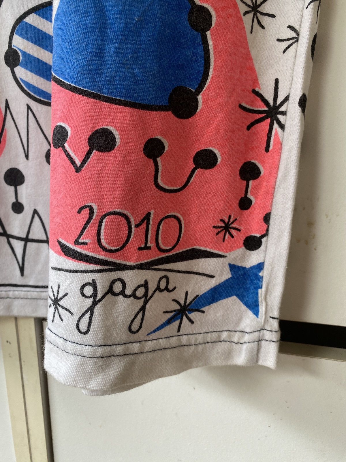 Designer FULL PRINT 2010 LADY GAGA T SHIRT Size US L / EU 52-54 / 3 - 2 Thumbnail