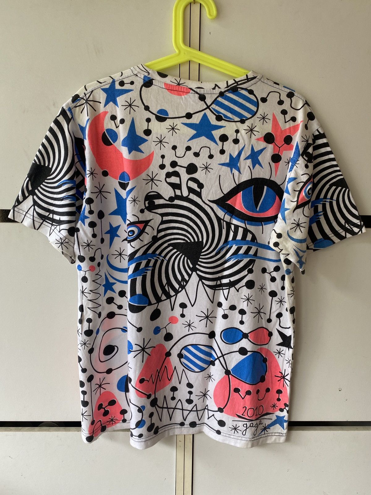 Designer FULL PRINT 2010 LADY GAGA T SHIRT Size US L / EU 52-54 / 3 - 6 Thumbnail