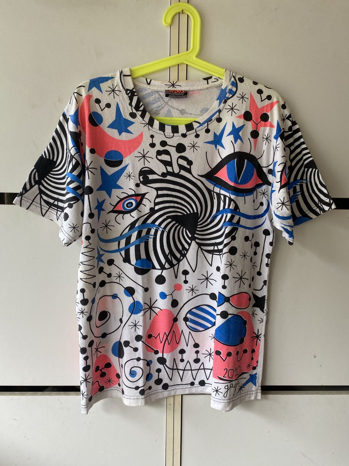 Designer FULL PRINT 2010 LADY GAGA T SHIRT Size US L / EU 52-54 / 3 - 1 Thumbnail