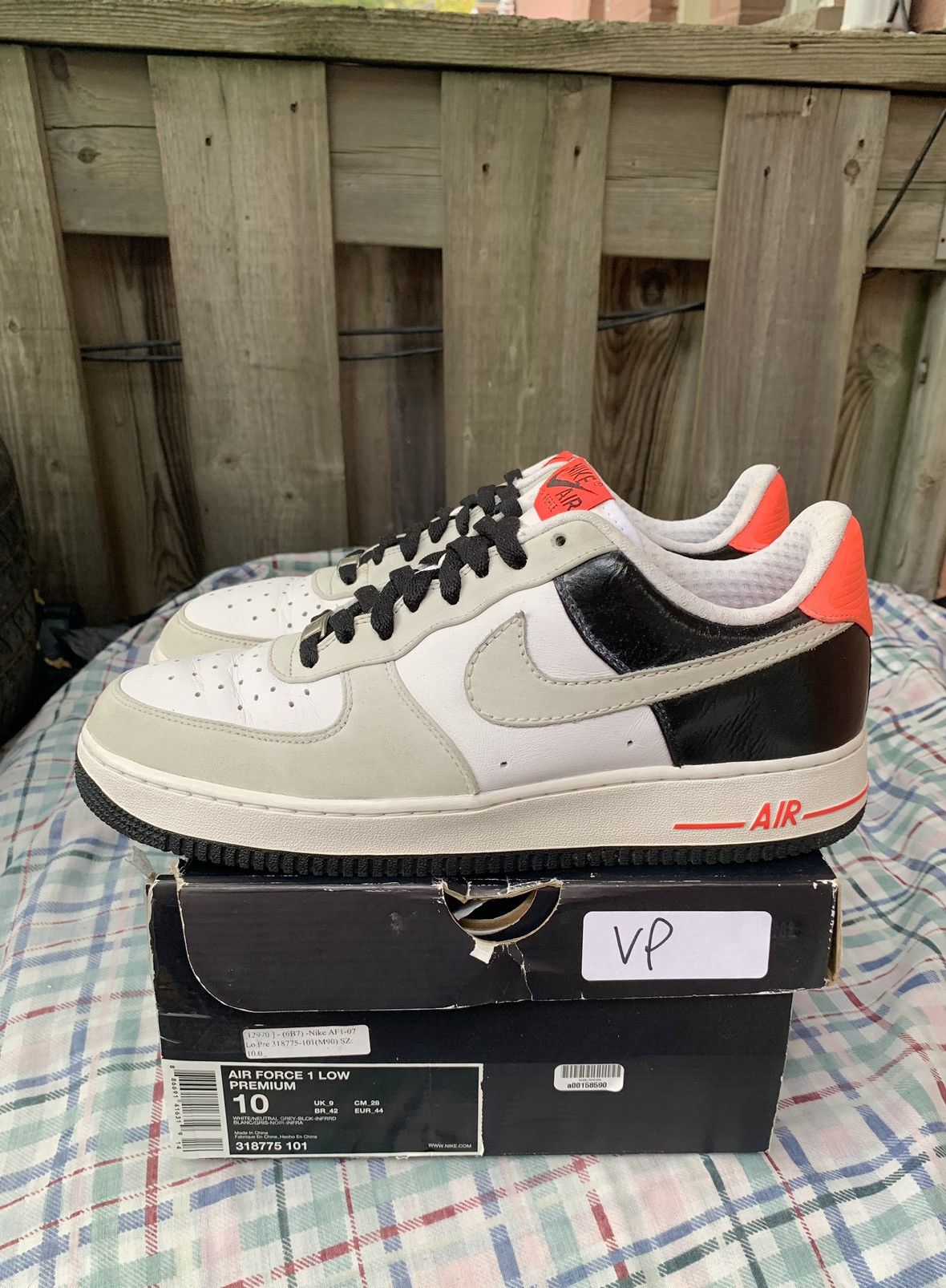 Nike Air Force 1 Low Premium Infrared Size US 10 / EU 43 - 1 Thumbnail
