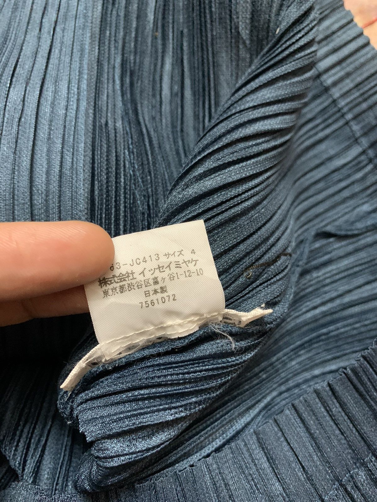 Issey Miyake PLEATS PLEASE ISSEY MIYAKE HOODIE TAPERED SLEEVES WOMEN Size US M / EU 48-50 / 2 - 11 Thumbnail