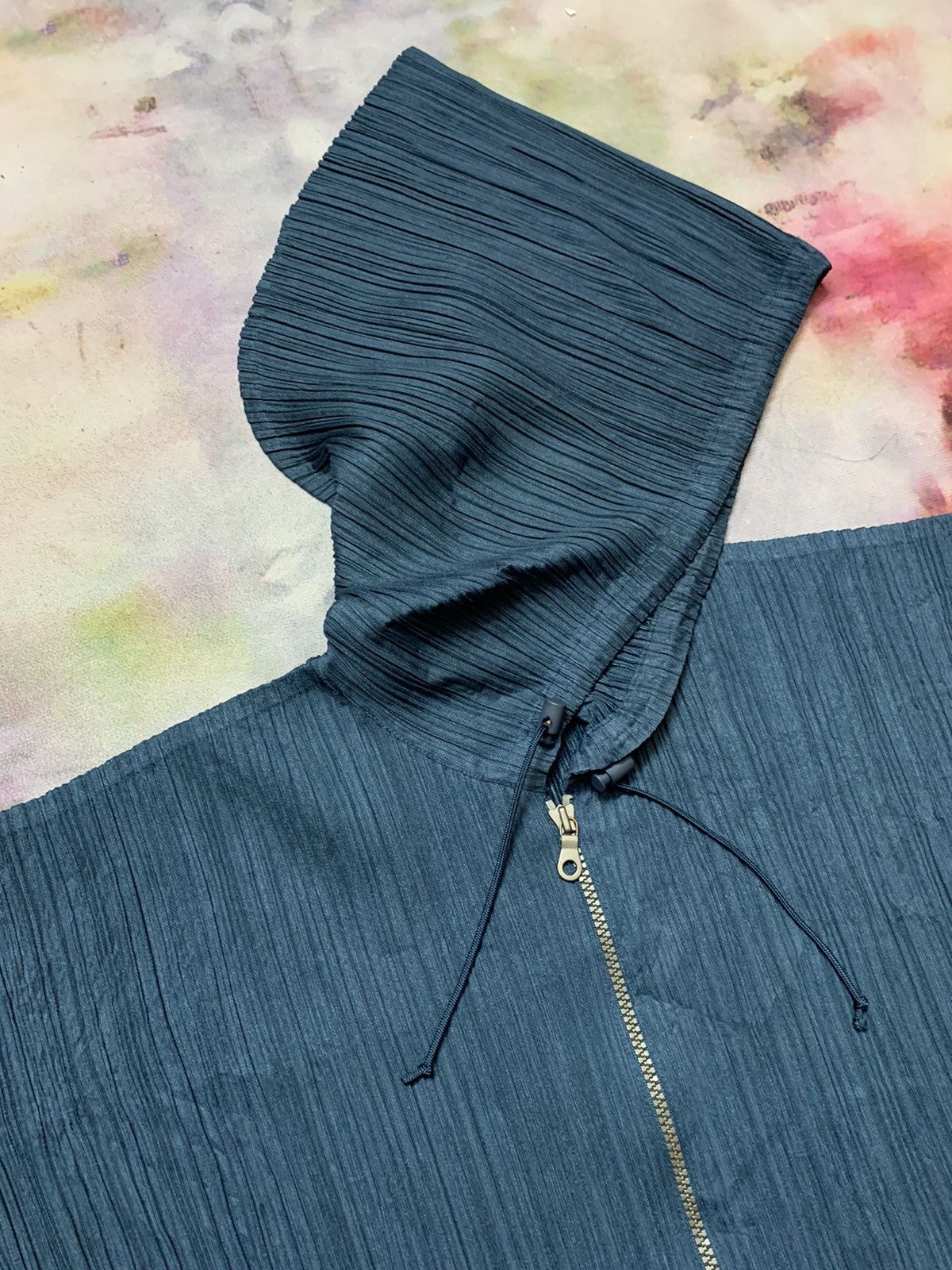 Issey Miyake PLEATS PLEASE ISSEY MIYAKE HOODIE TAPERED SLEEVES WOMEN Size US M / EU 48-50 / 2 - 5 Thumbnail
