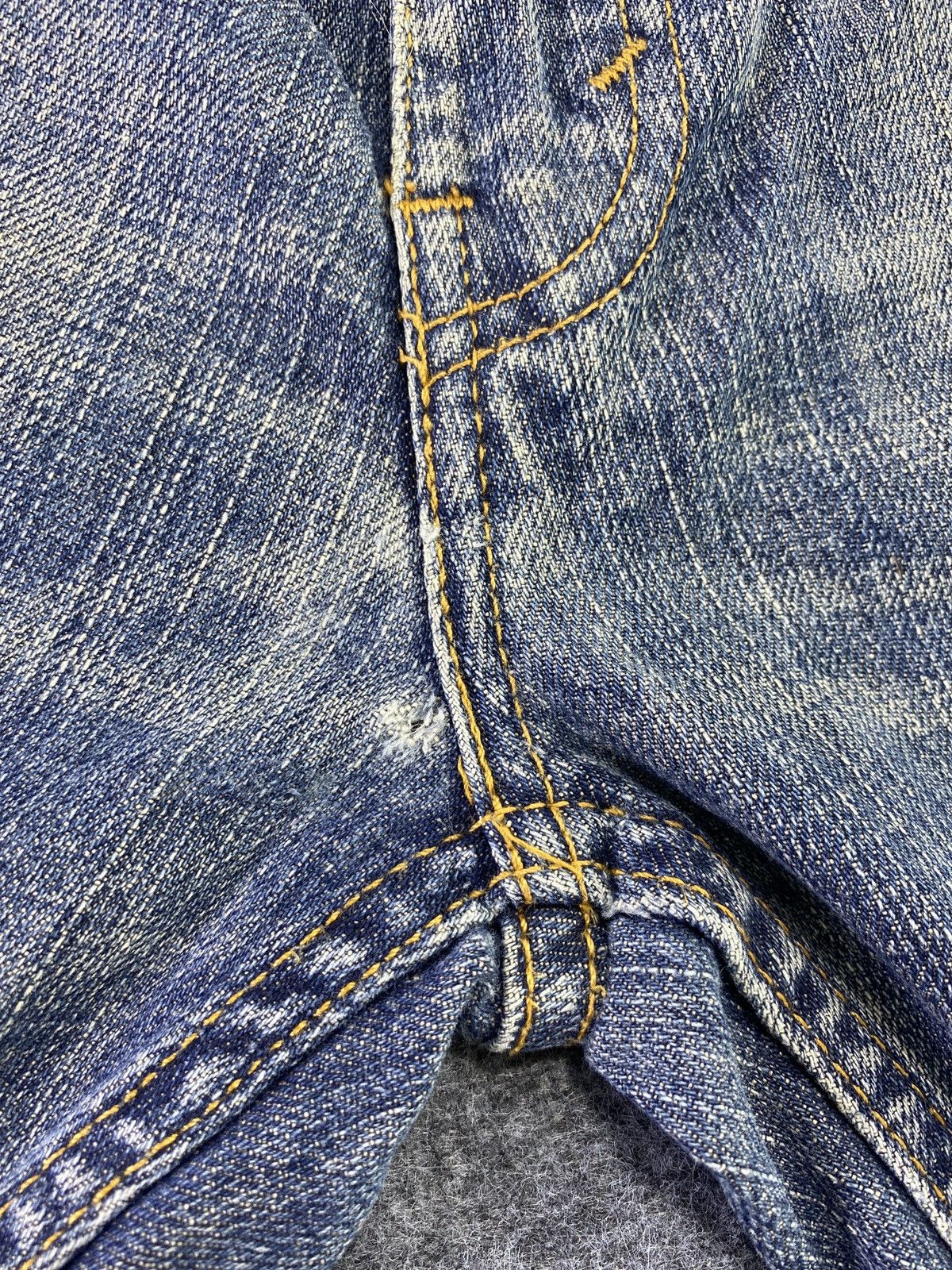 Levi's Vintage Levi's 559 Distressed Jeans - J574 Size US 32 / EU 48 - 9 Thumbnail