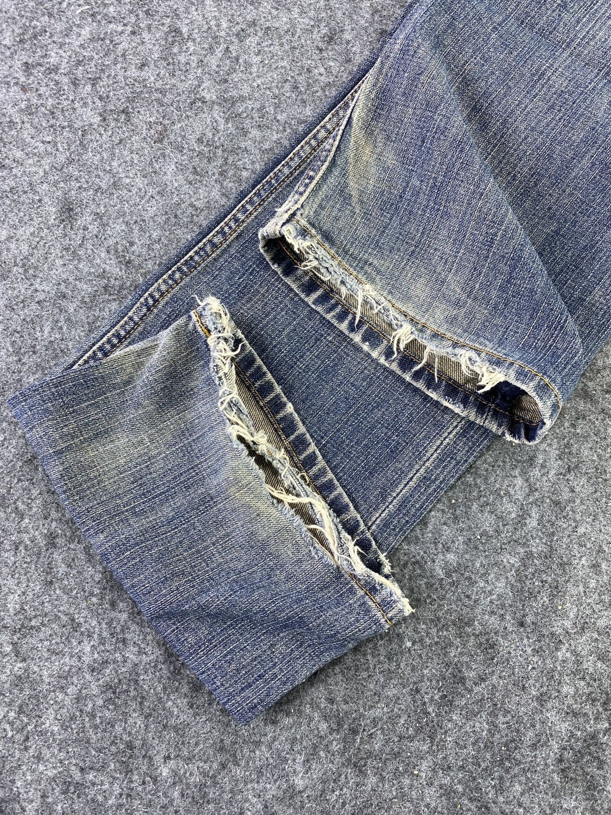 Levi's Vintage Levi's 559 Distressed Jeans - J574 Size US 32 / EU 48 - 7 Thumbnail