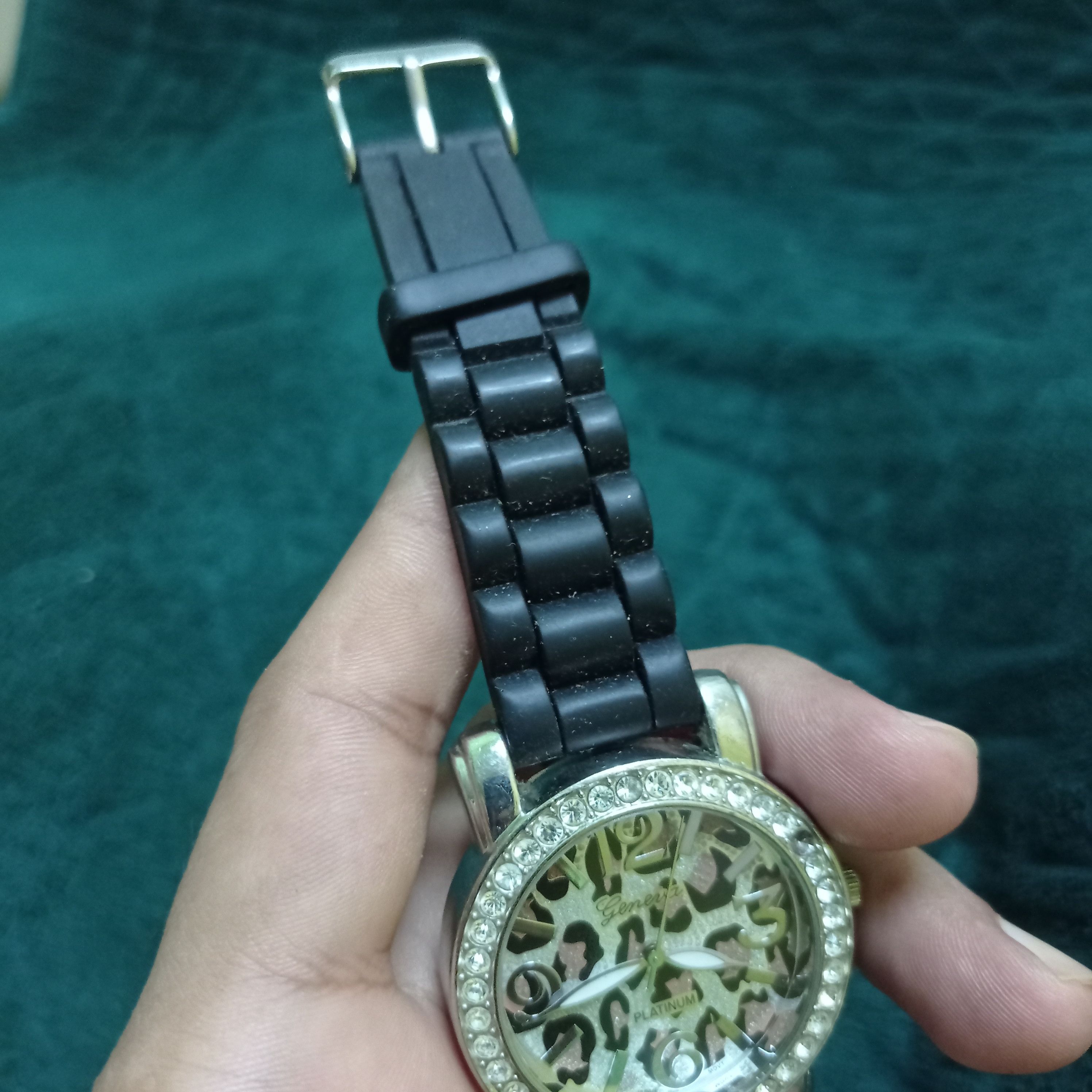 Vintage HOT ITEM🔥Geneva Platinum Watch by Japan Engine Movement Size ONE SIZE - 5 Thumbnail