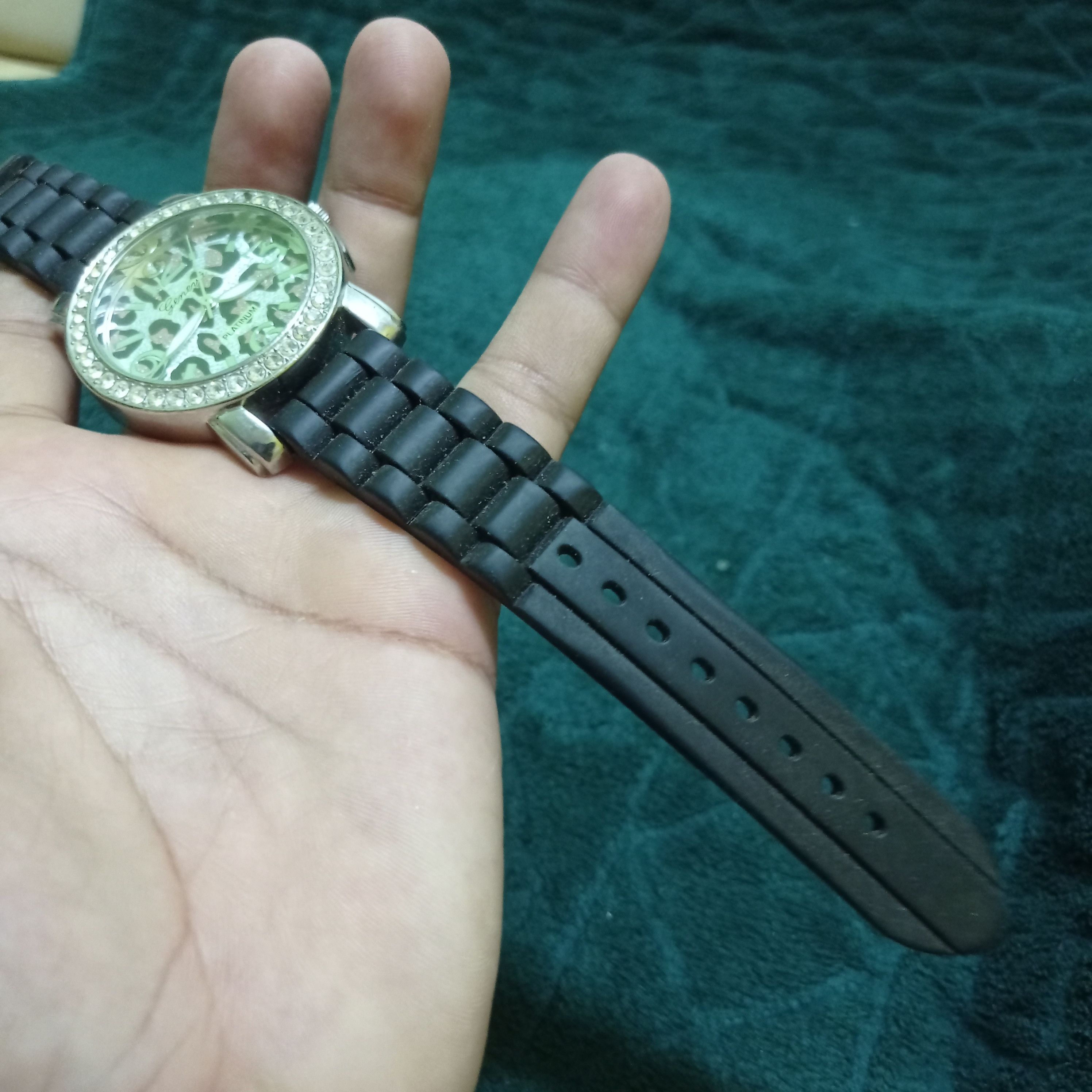 Vintage HOT ITEM🔥Geneva Platinum Watch by Japan Engine Movement Size ONE SIZE - 11 Thumbnail