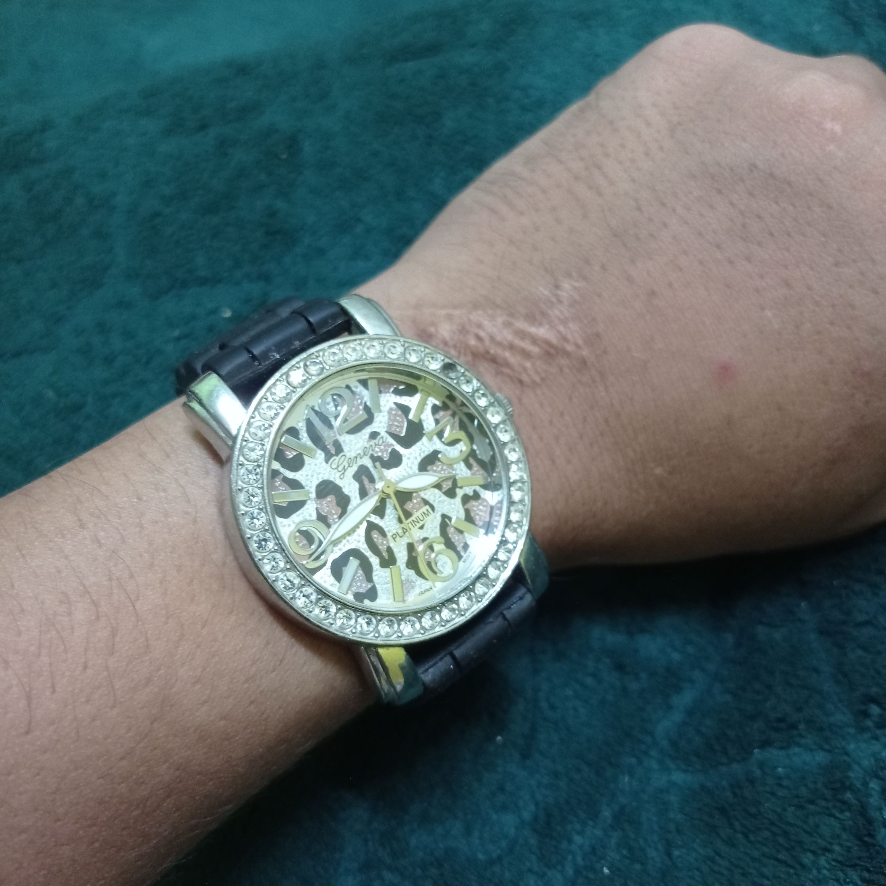 Vintage HOT ITEM🔥Geneva Platinum Watch by Japan Engine Movement Size ONE SIZE - 2 Thumbnail