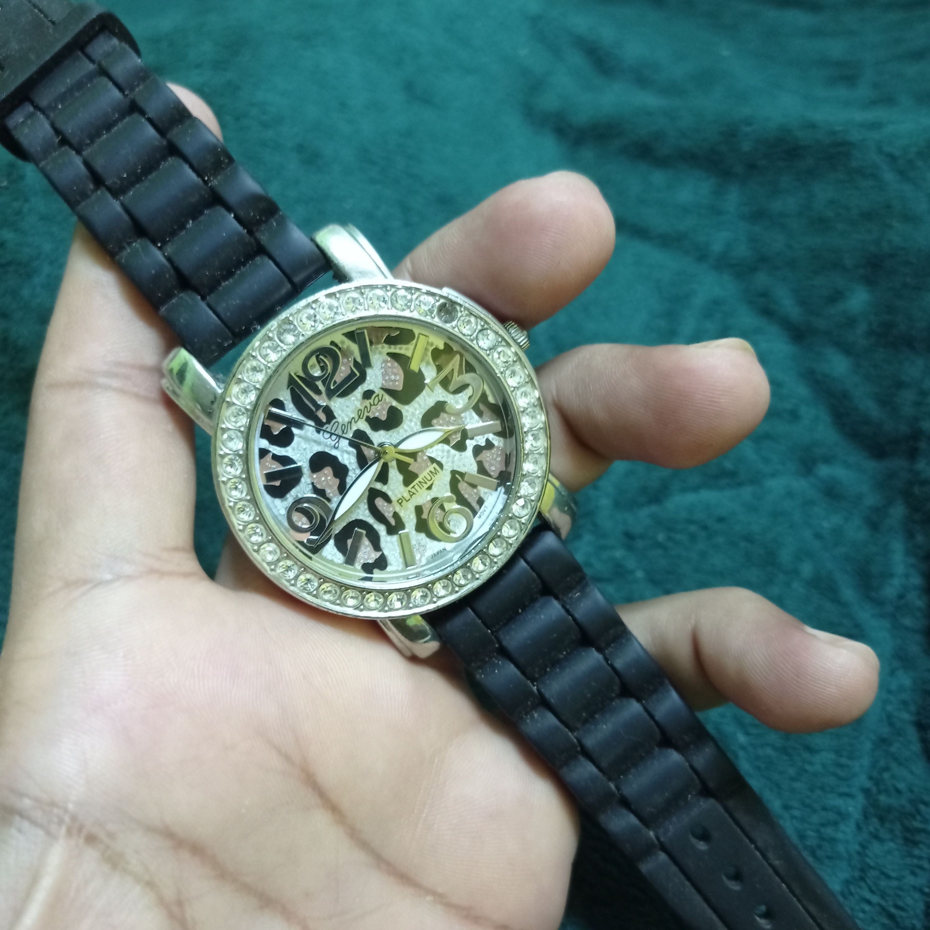 Vintage HOT ITEM🔥Geneva Platinum Watch by Japan Engine Movement Size ONE SIZE - 4 Thumbnail