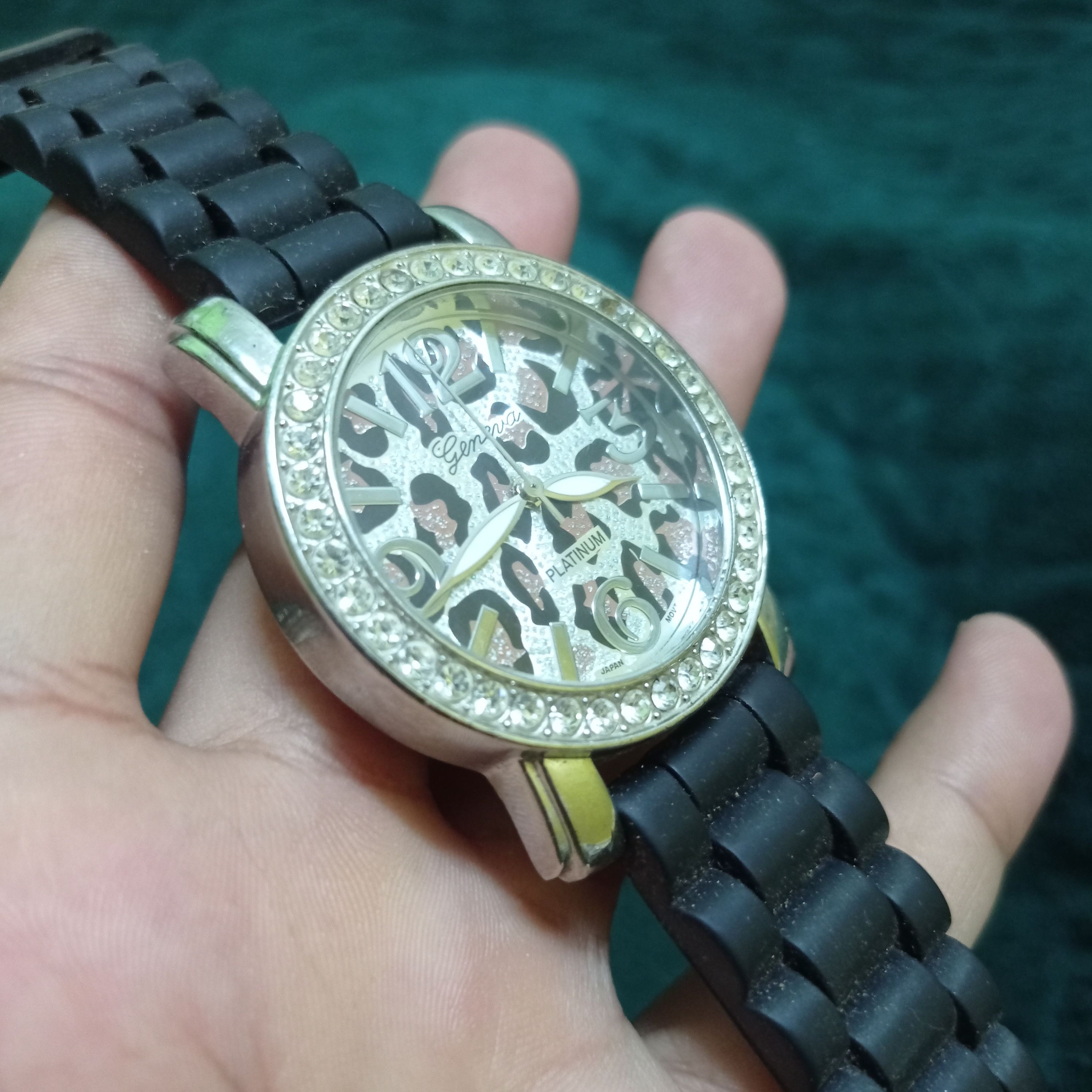 Vintage HOT ITEM🔥Geneva Platinum Watch by Japan Engine Movement Size ONE SIZE - 13 Thumbnail