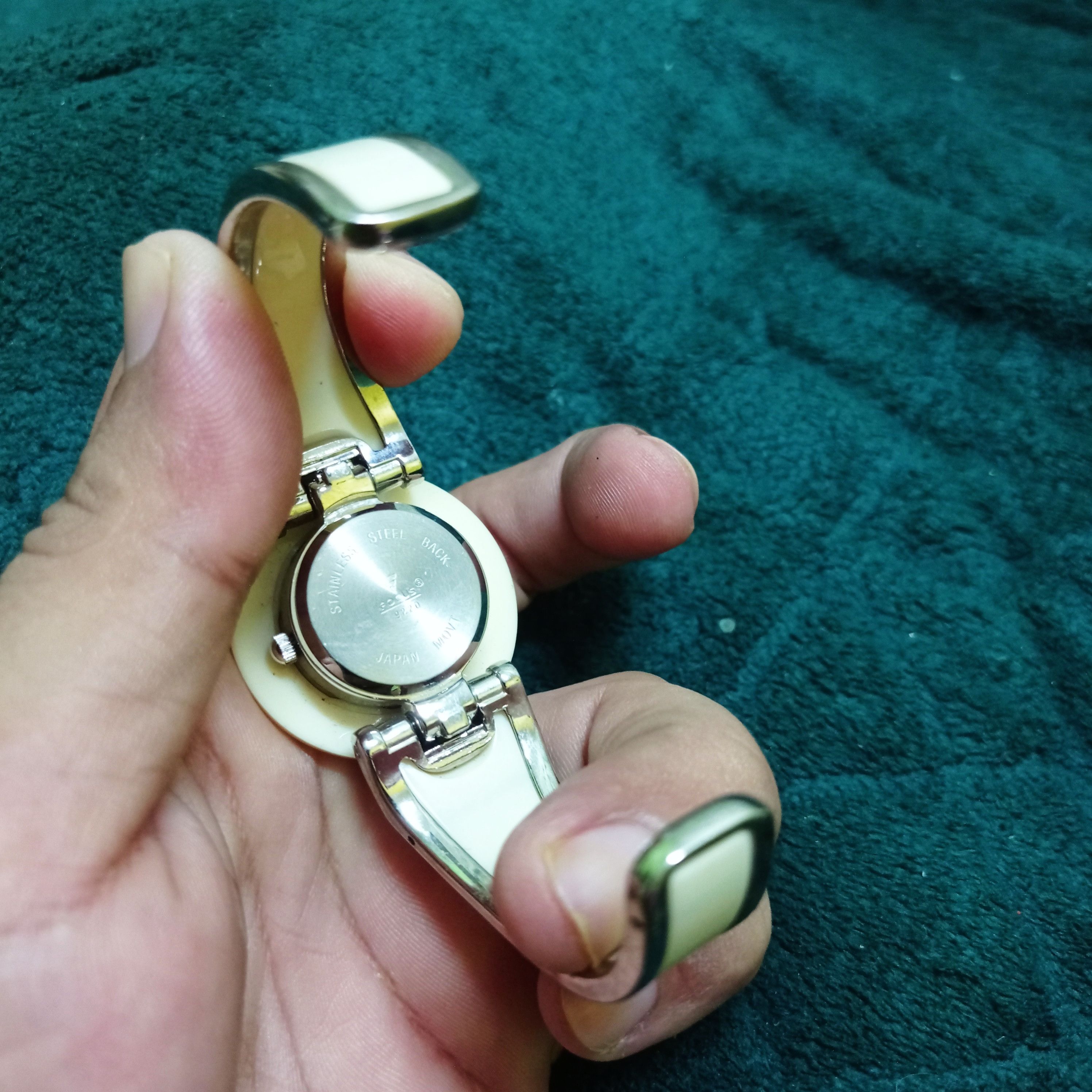 Japanese Brand Vintage "Focus" Quartz Japan Ladies Watch (Flexible Strap) Size ONE SIZE - 7 Thumbnail