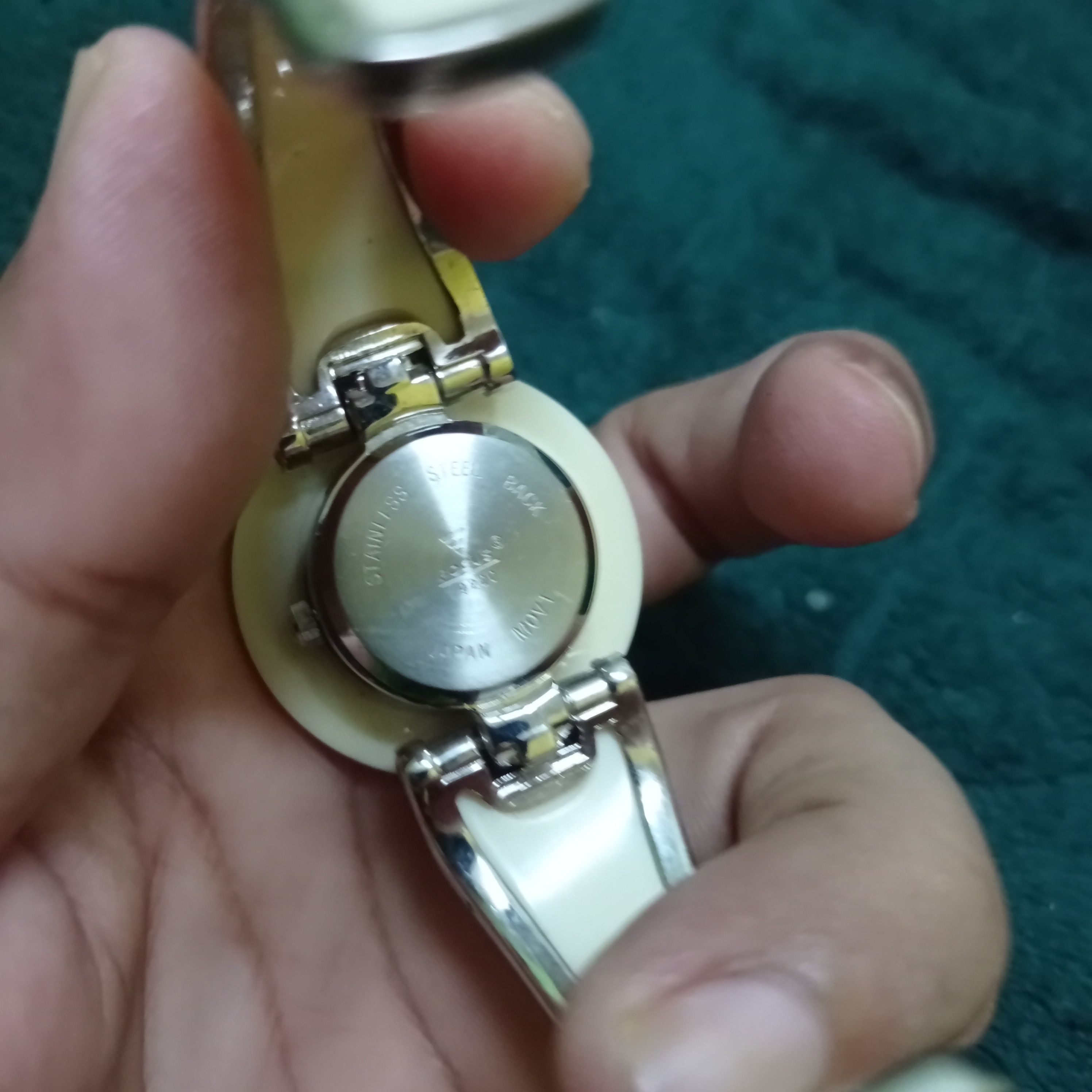 Japanese Brand Vintage "Focus" Quartz Japan Ladies Watch (Flexible Strap) Size ONE SIZE - 5 Thumbnail