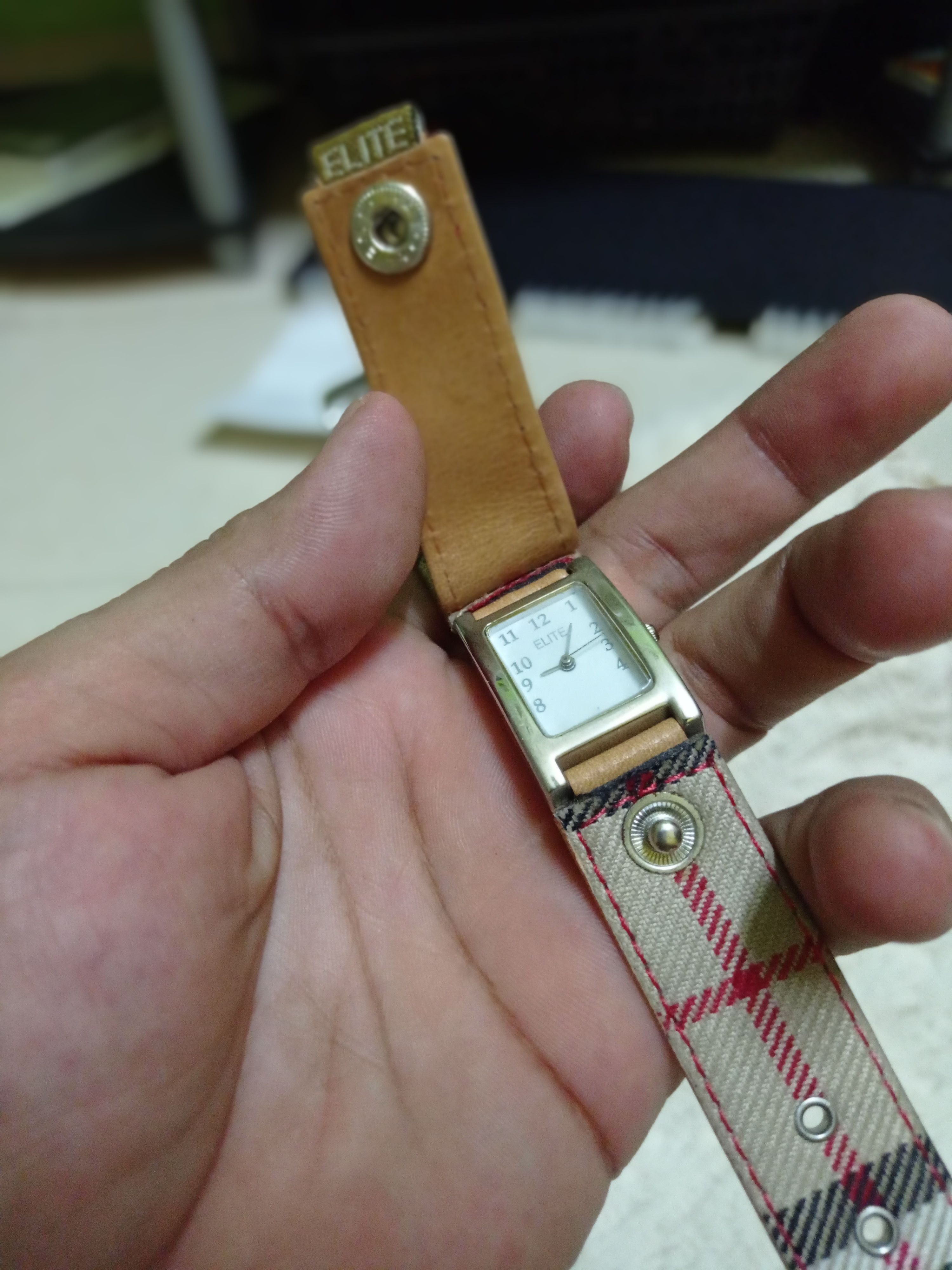 Other RETRO ELITE WATCH DESIGN LIKE BURBERRY LONDON. Size ONE SIZE - 10 Thumbnail