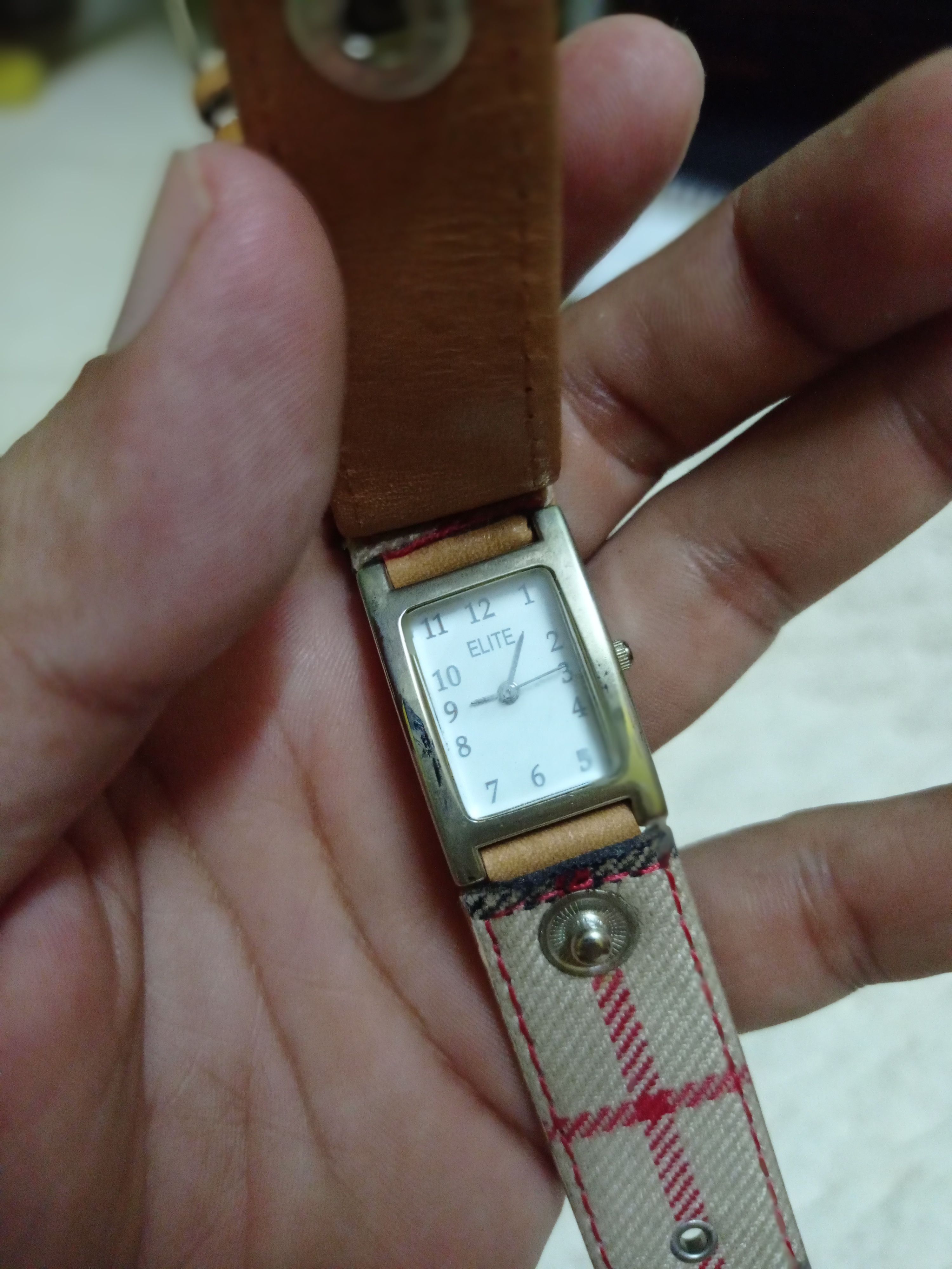 Other RETRO ELITE WATCH DESIGN LIKE BURBERRY LONDON. Size ONE SIZE - 9 Thumbnail