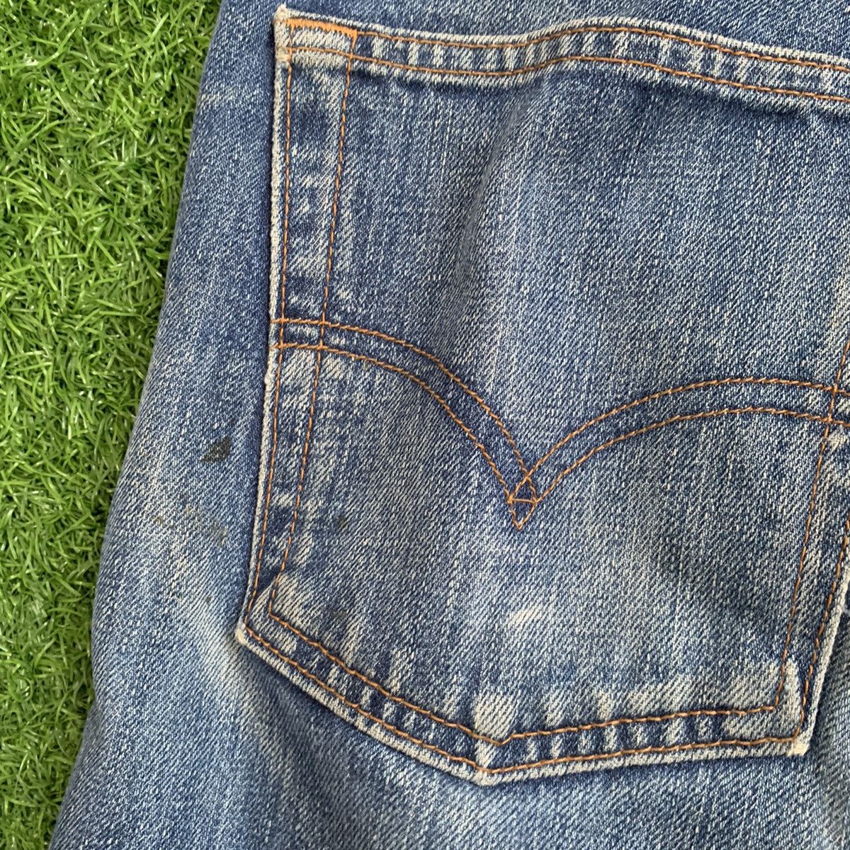 Levi's × Vintage Vintage 2000s Distressed 505 Levis Jeans Size US 34 / EU 50 - 13 Thumbnail