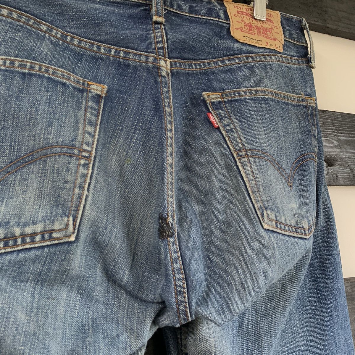 Levi's × Vintage Vintage 2000s Distressed 505 Levis Jeans Size US 34 / EU 50 - 10 Thumbnail
