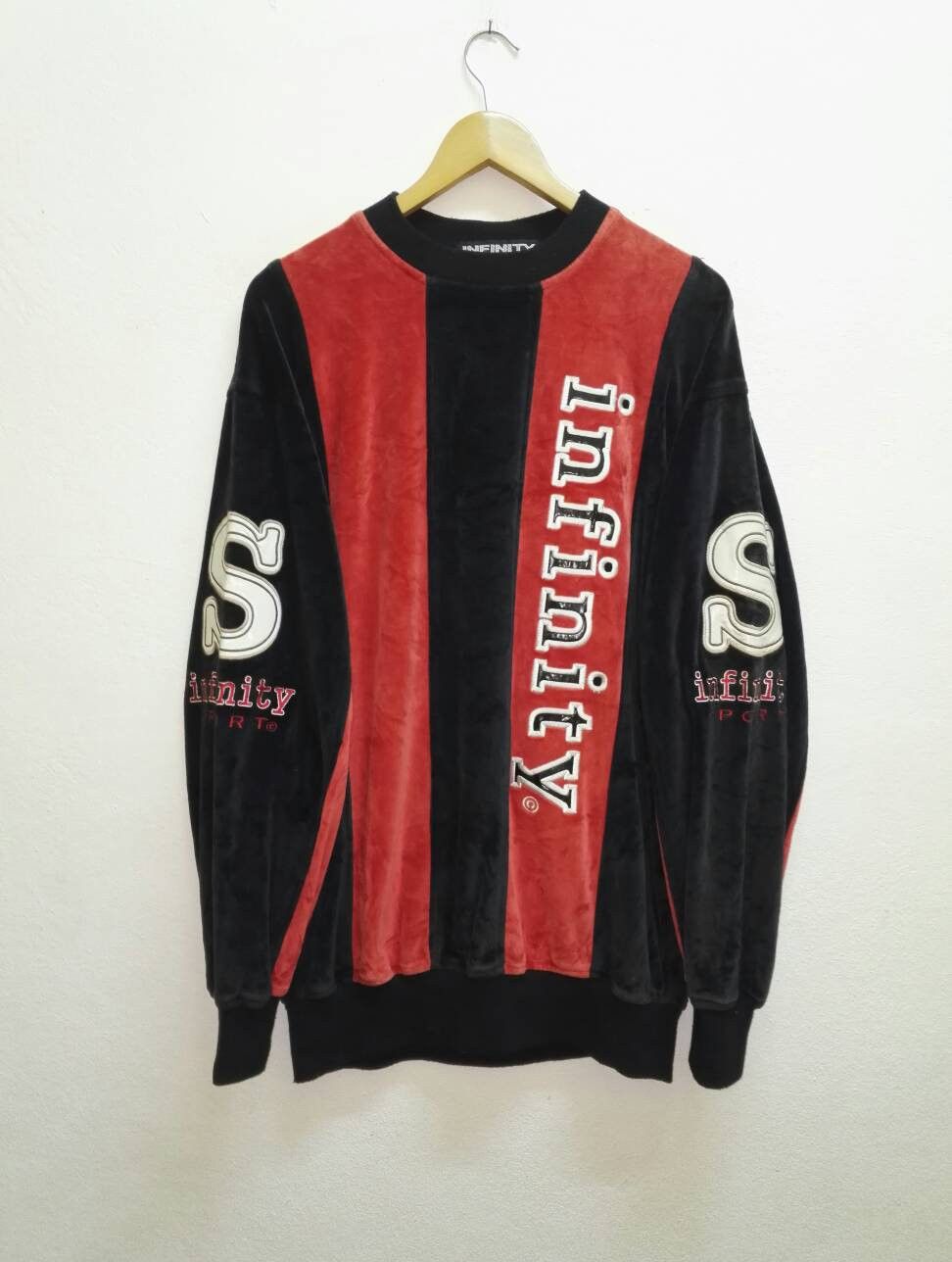 Japanese Brand INFINITY SPORT Velvet Fabric embroidered Big Logo (code 7) Size US XL / EU 56 / 4 - 1 Thumbnail